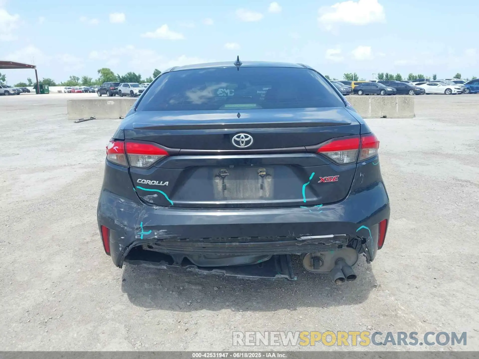 16 Photograph of a damaged car JTDT4RCE3LJ003227 TOYOTA COROLLA 2020