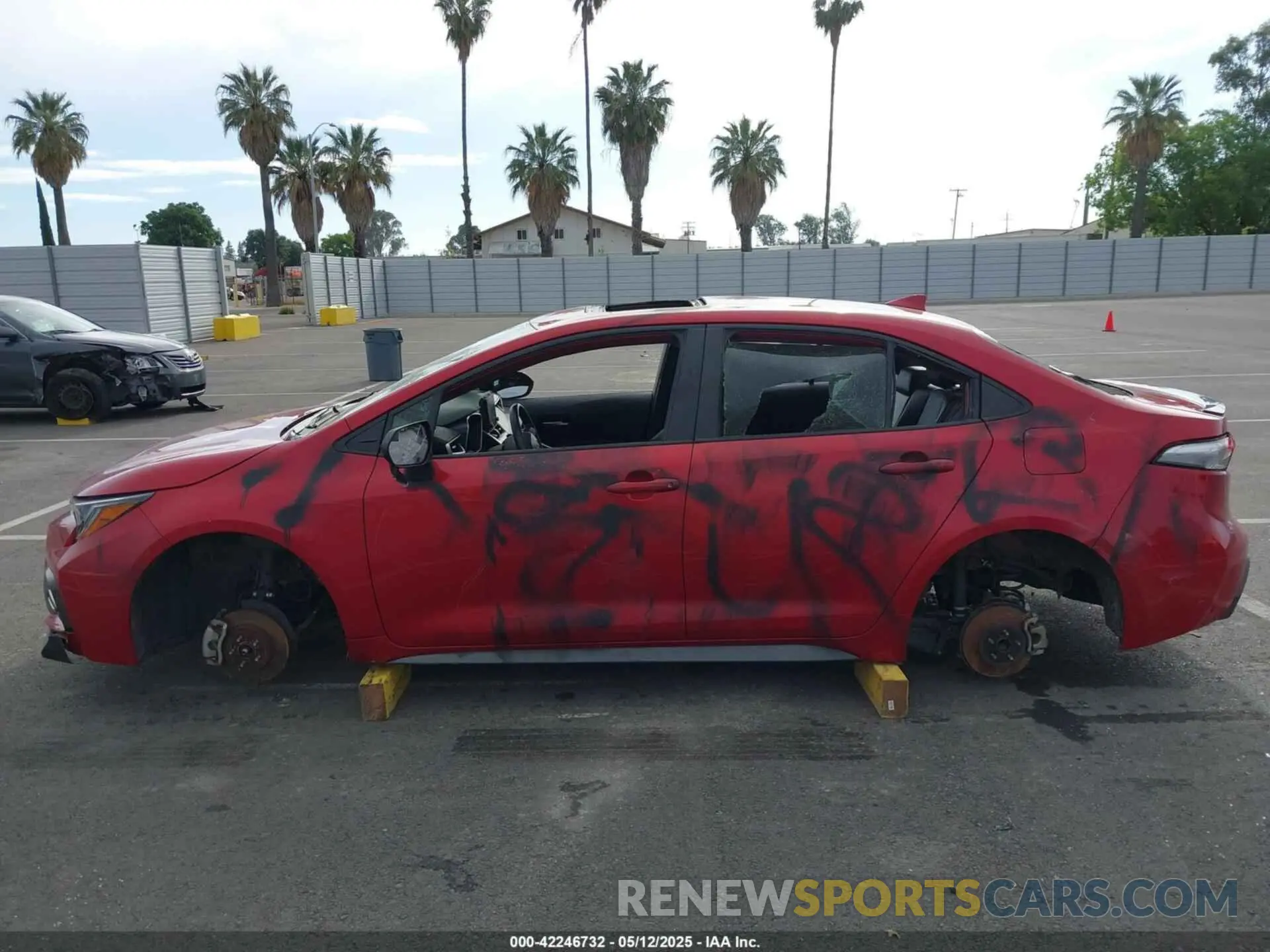 13 Photograph of a damaged car JTDT4RCEXLJ024348 TOYOTA COROLLA 2020