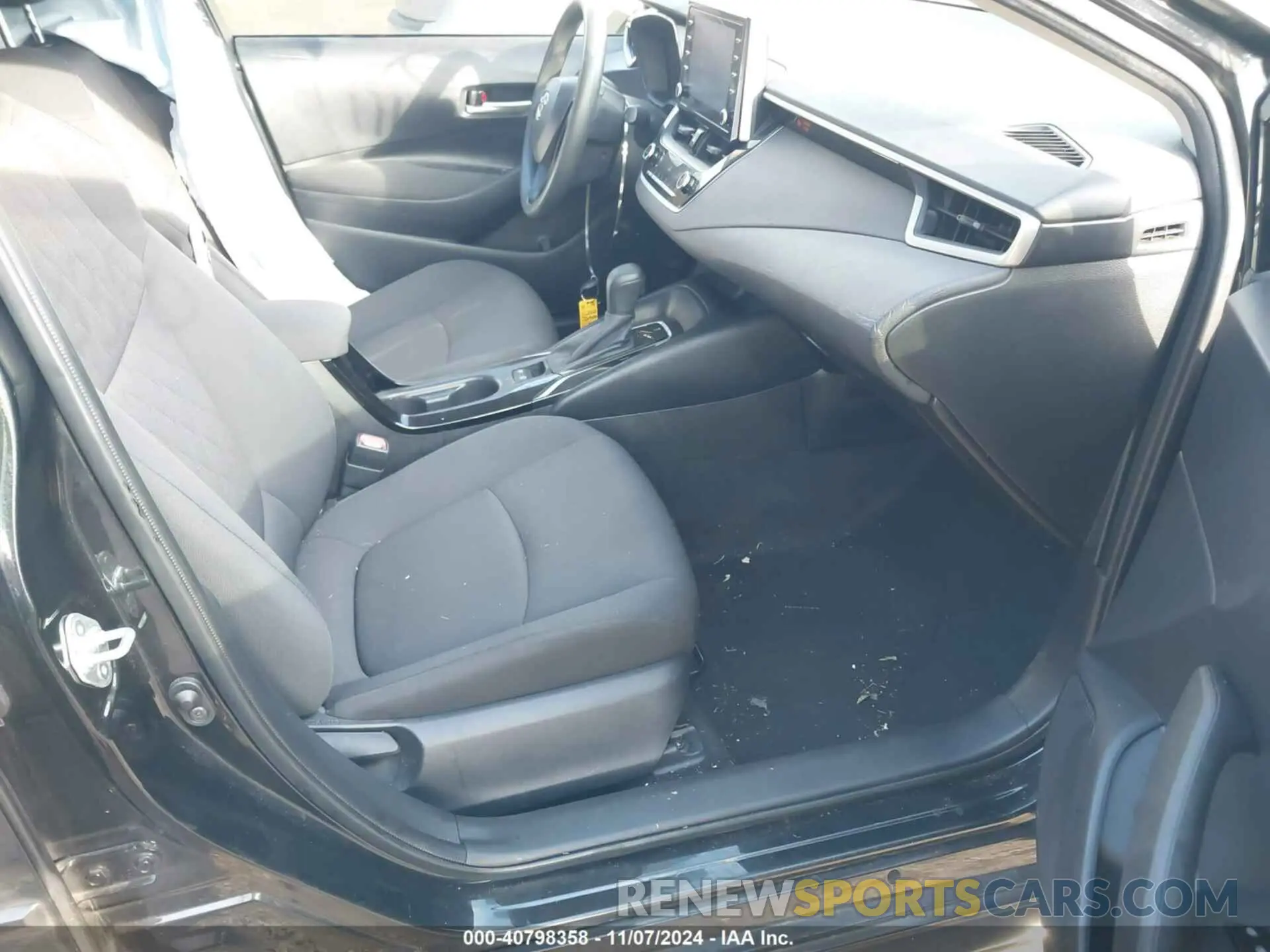 5 Photograph of a damaged car JTDVPRAE3LJ081641 TOYOTA COROLLA 2020