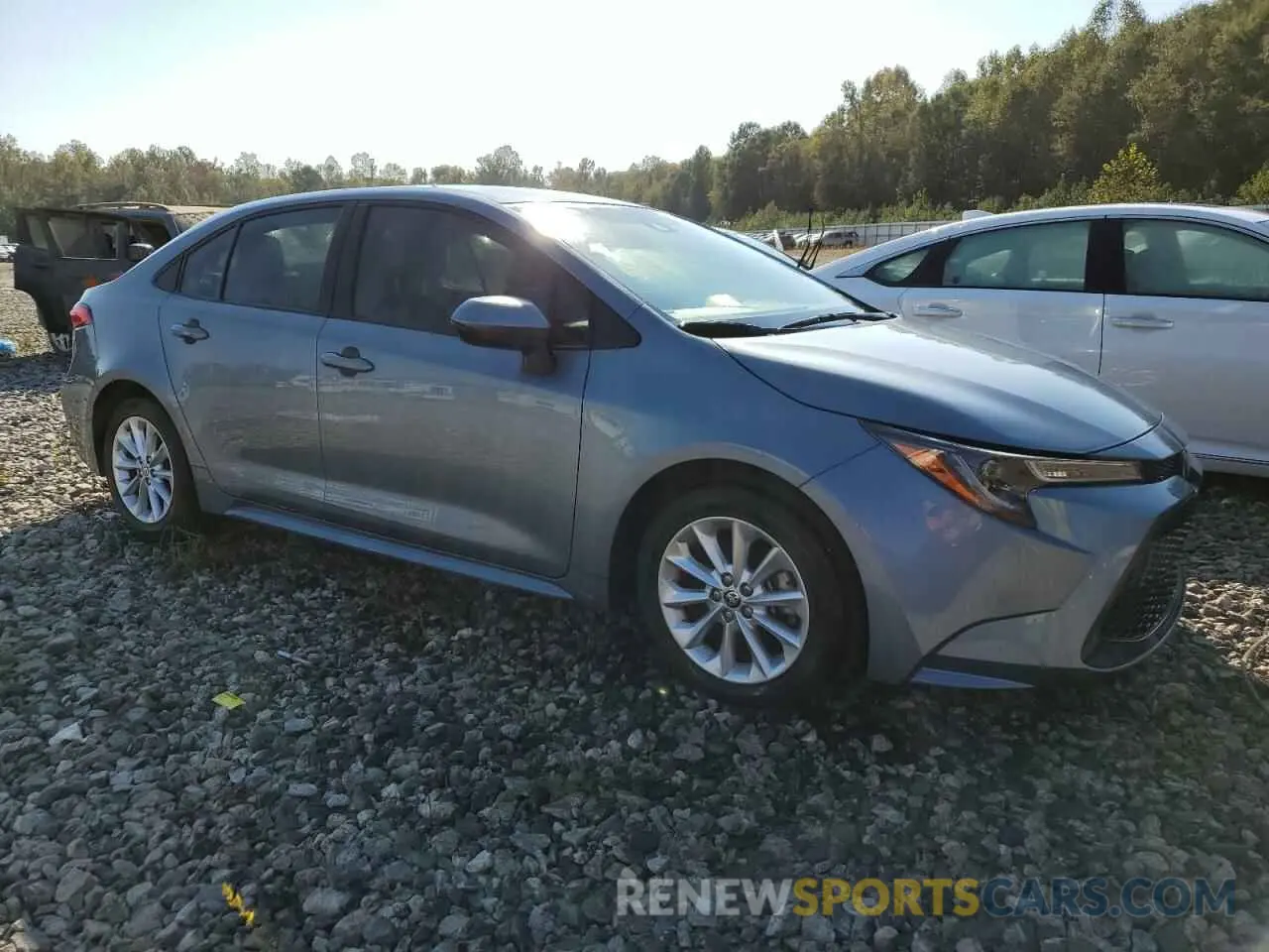 4 Photograph of a damaged car JTDVPRAE4LJ112430 TOYOTA COROLLA 2020