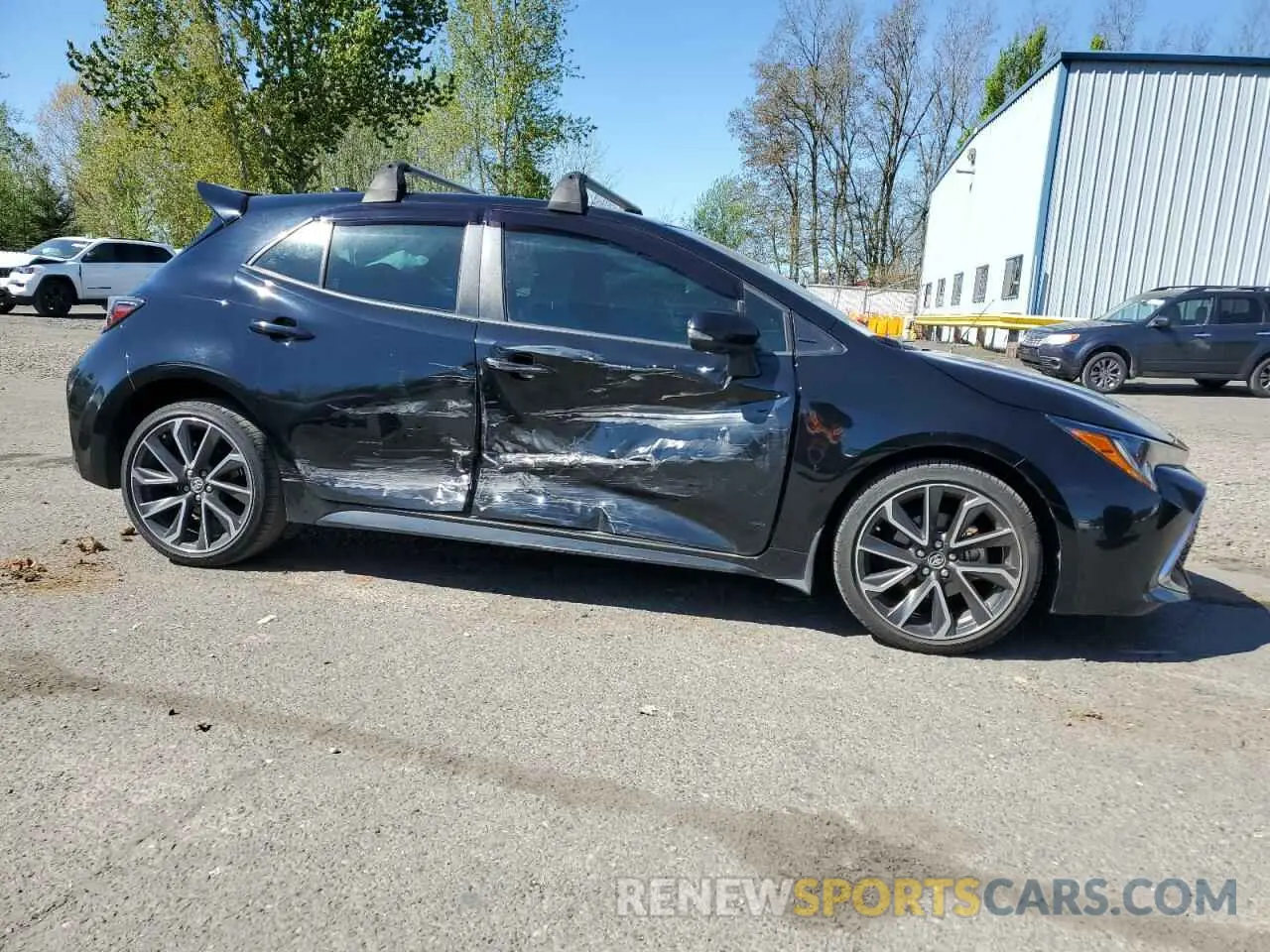 4 Photograph of a damaged car JTNC4RBE1L3096153 TOYOTA COROLLA 2020