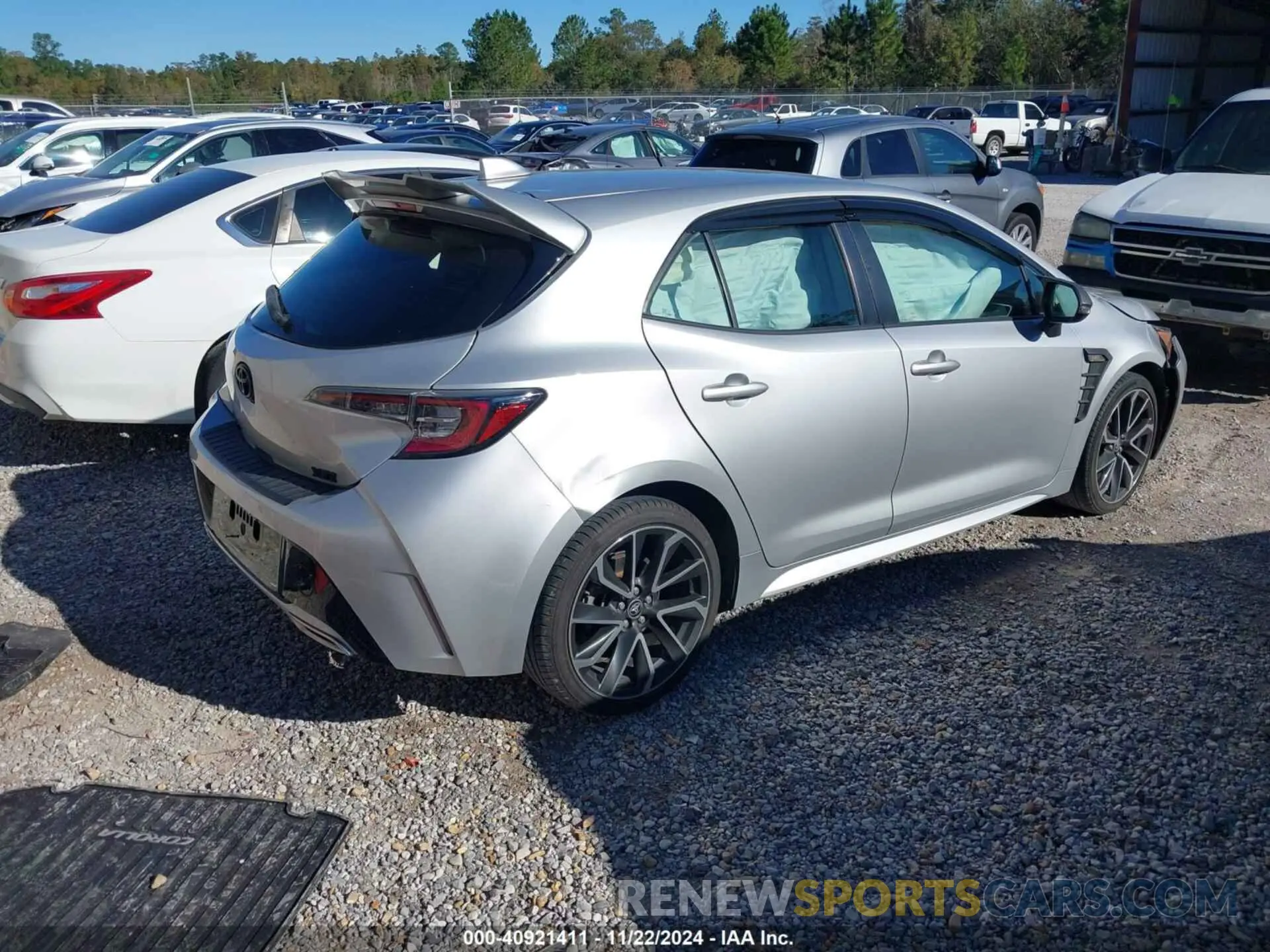 4 Photograph of a damaged car JTNC4RBE7L3085836 TOYOTA COROLLA 2020