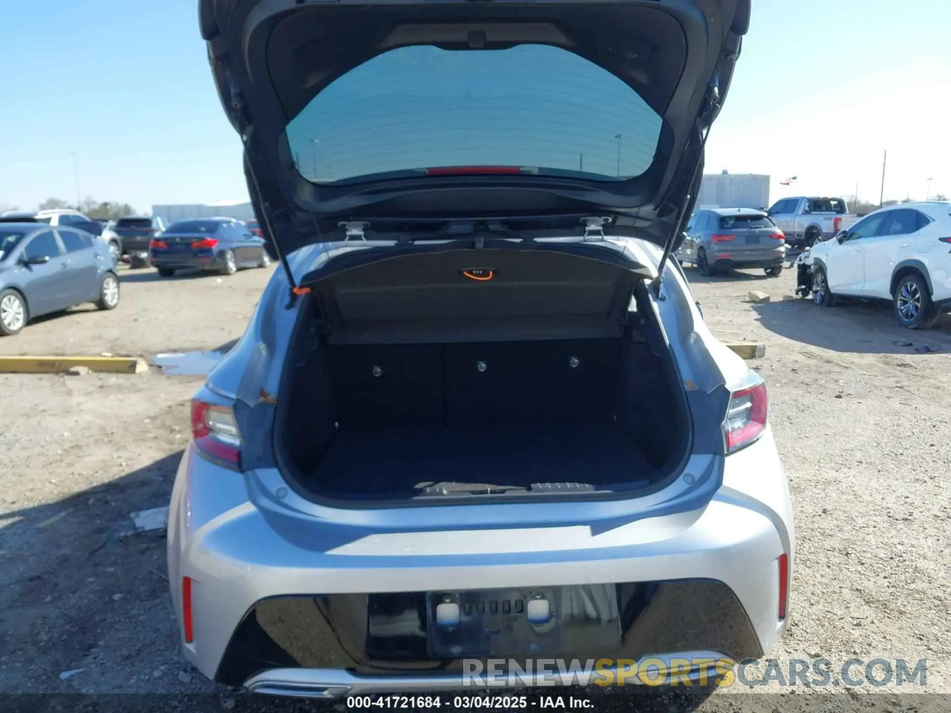 17 Photograph of a damaged car JTND4RBE0L3081535 TOYOTA COROLLA 2020
