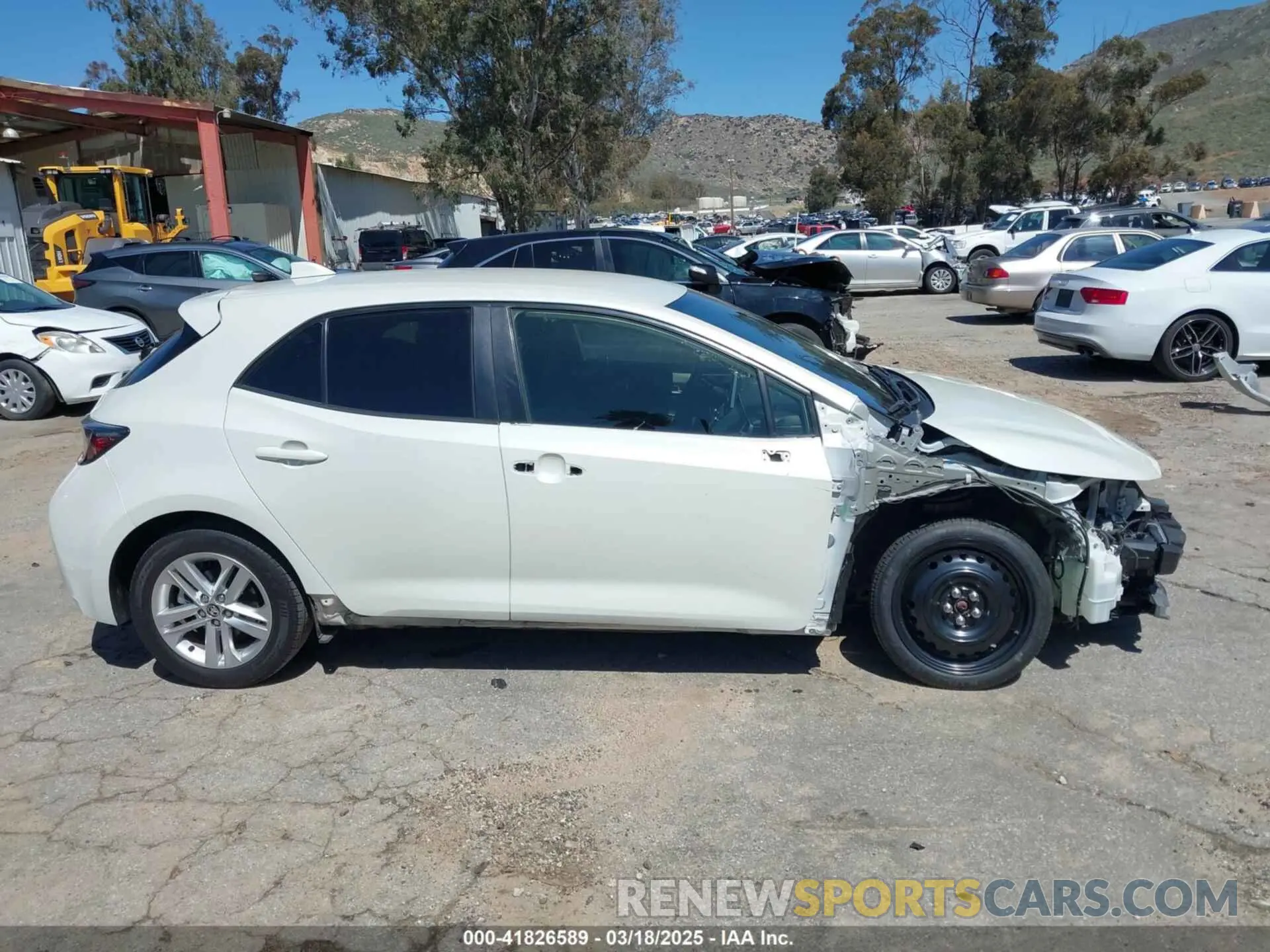 14 Photograph of a damaged car JTND4RBE0L3094432 TOYOTA COROLLA 2020