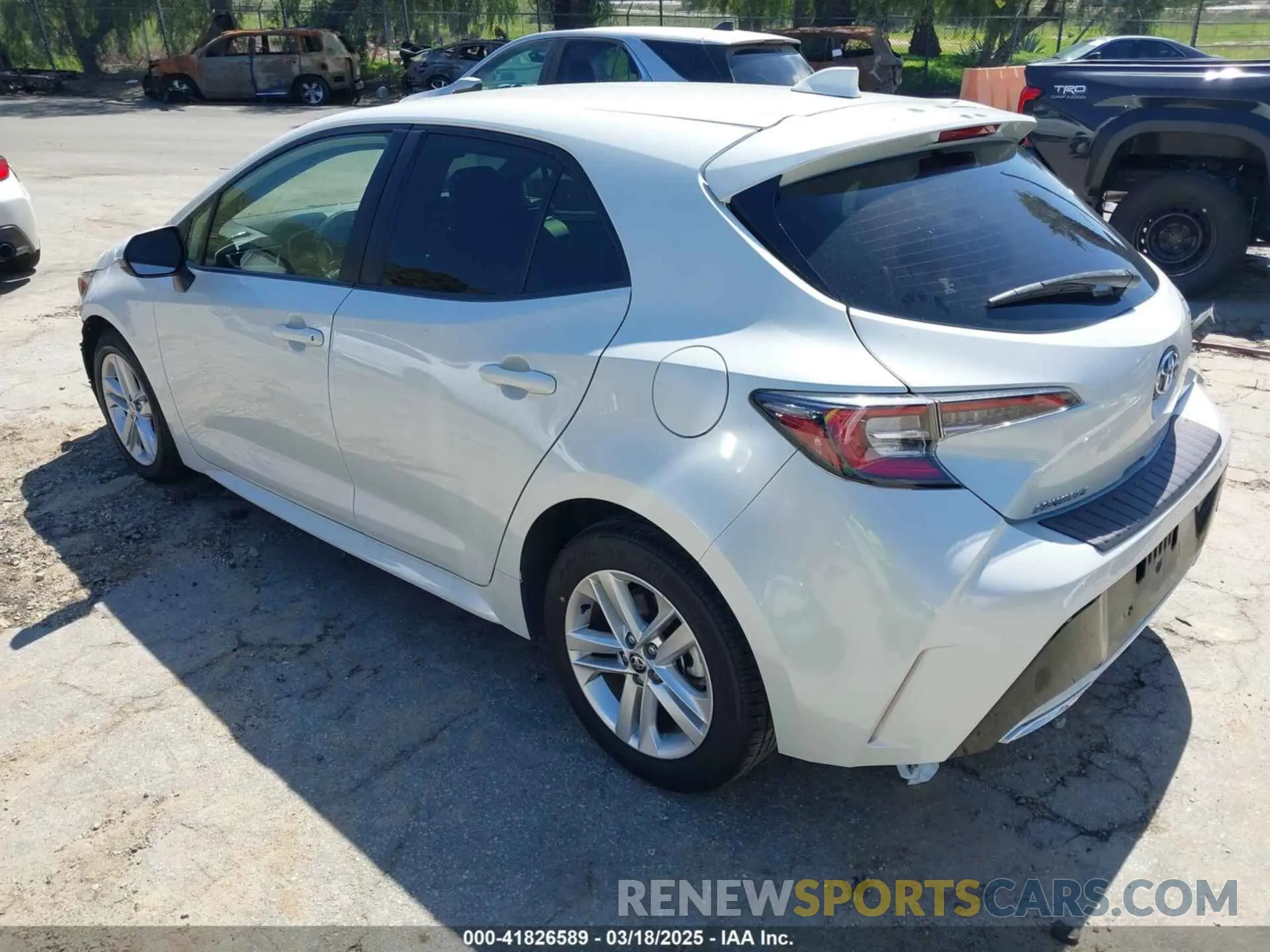 3 Photograph of a damaged car JTND4RBE0L3094432 TOYOTA COROLLA 2020