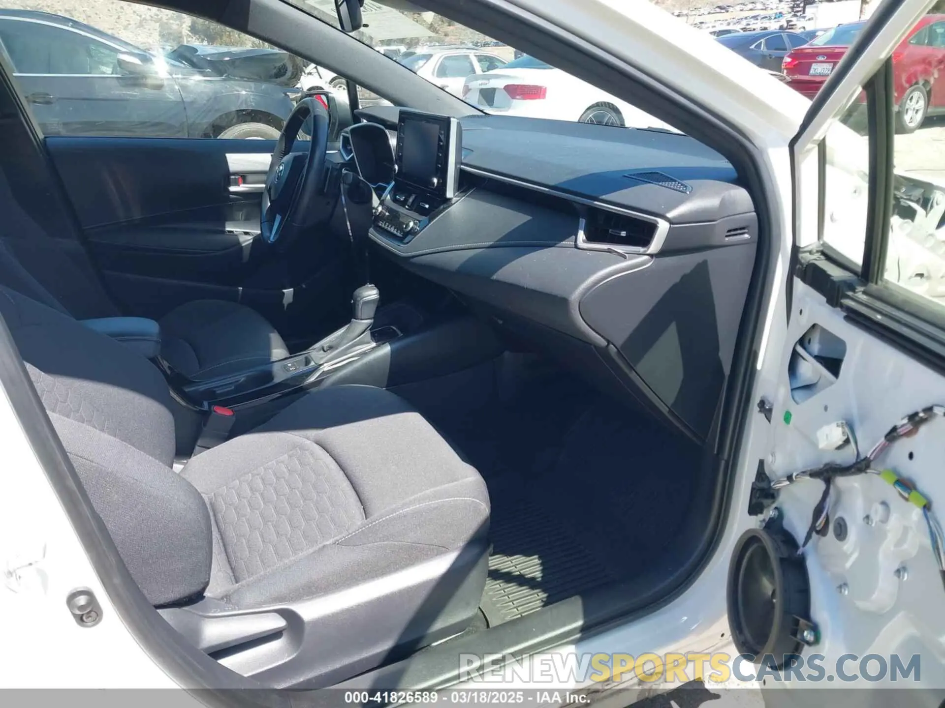 5 Photograph of a damaged car JTND4RBE0L3094432 TOYOTA COROLLA 2020