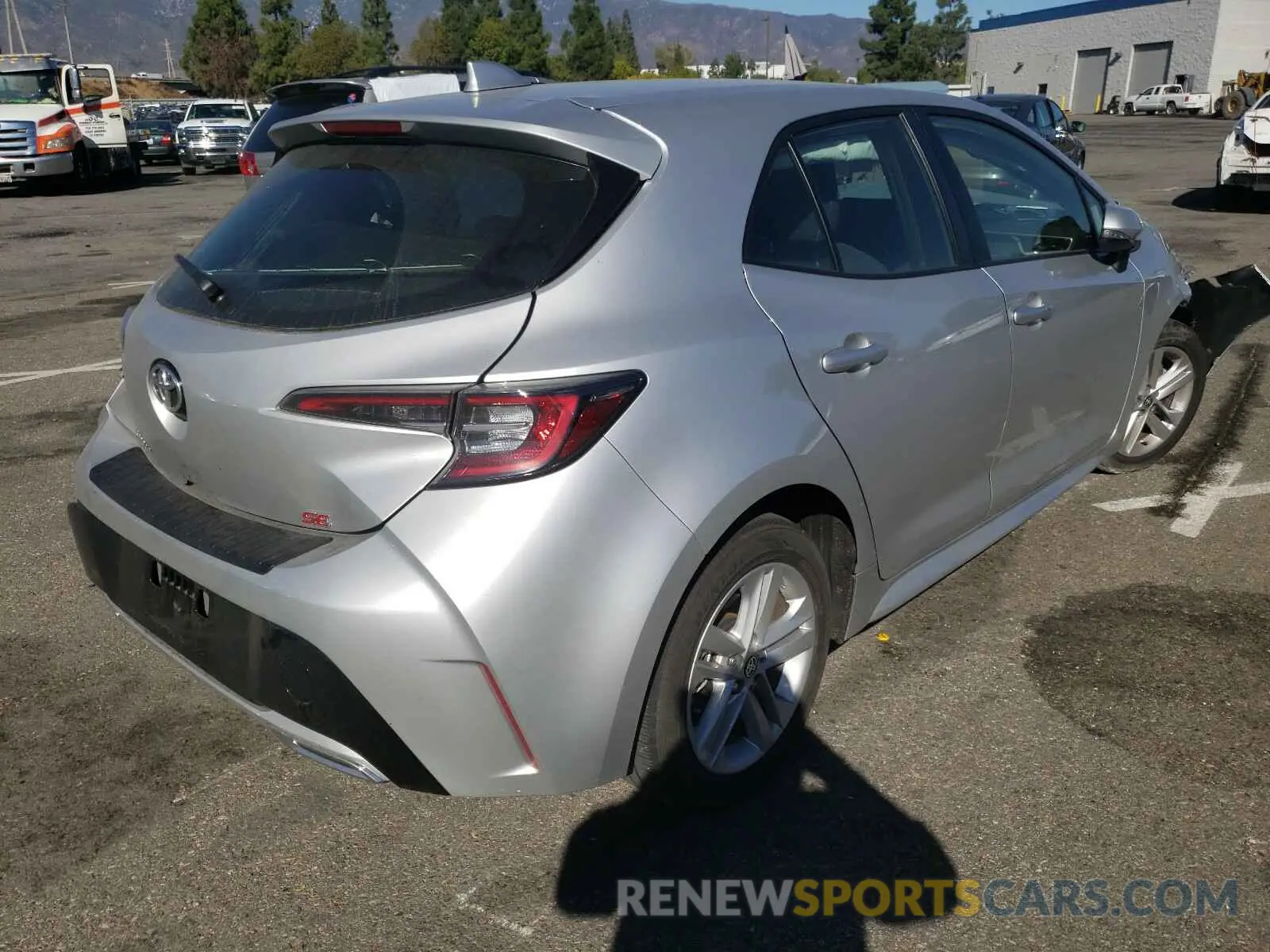 4 Photograph of a damaged car JTND4RBE2L3091869 TOYOTA COROLLA 2020