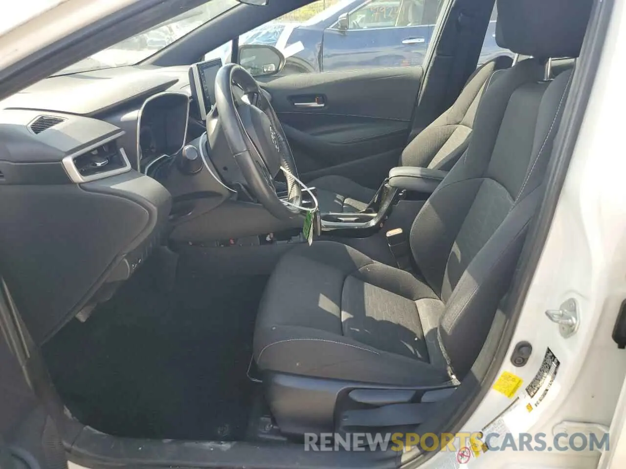 7 Photograph of a damaged car JTND4RBE5L3082924 TOYOTA COROLLA 2020