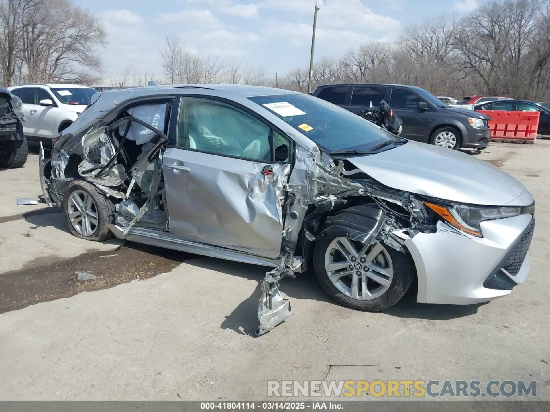 14 Photograph of a damaged car JTND4RBE6L3082916 TOYOTA COROLLA 2020