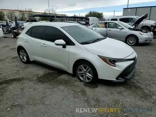 11 Photograph of a damaged car JTND4RBE6L3094242 TOYOTA COROLLA 2020