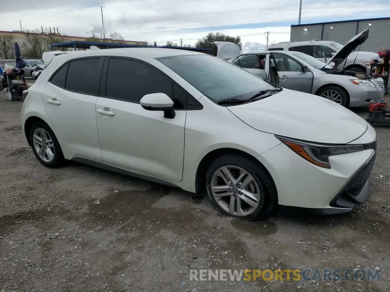 4 Photograph of a damaged car JTND4RBE6L3094242 TOYOTA COROLLA 2020