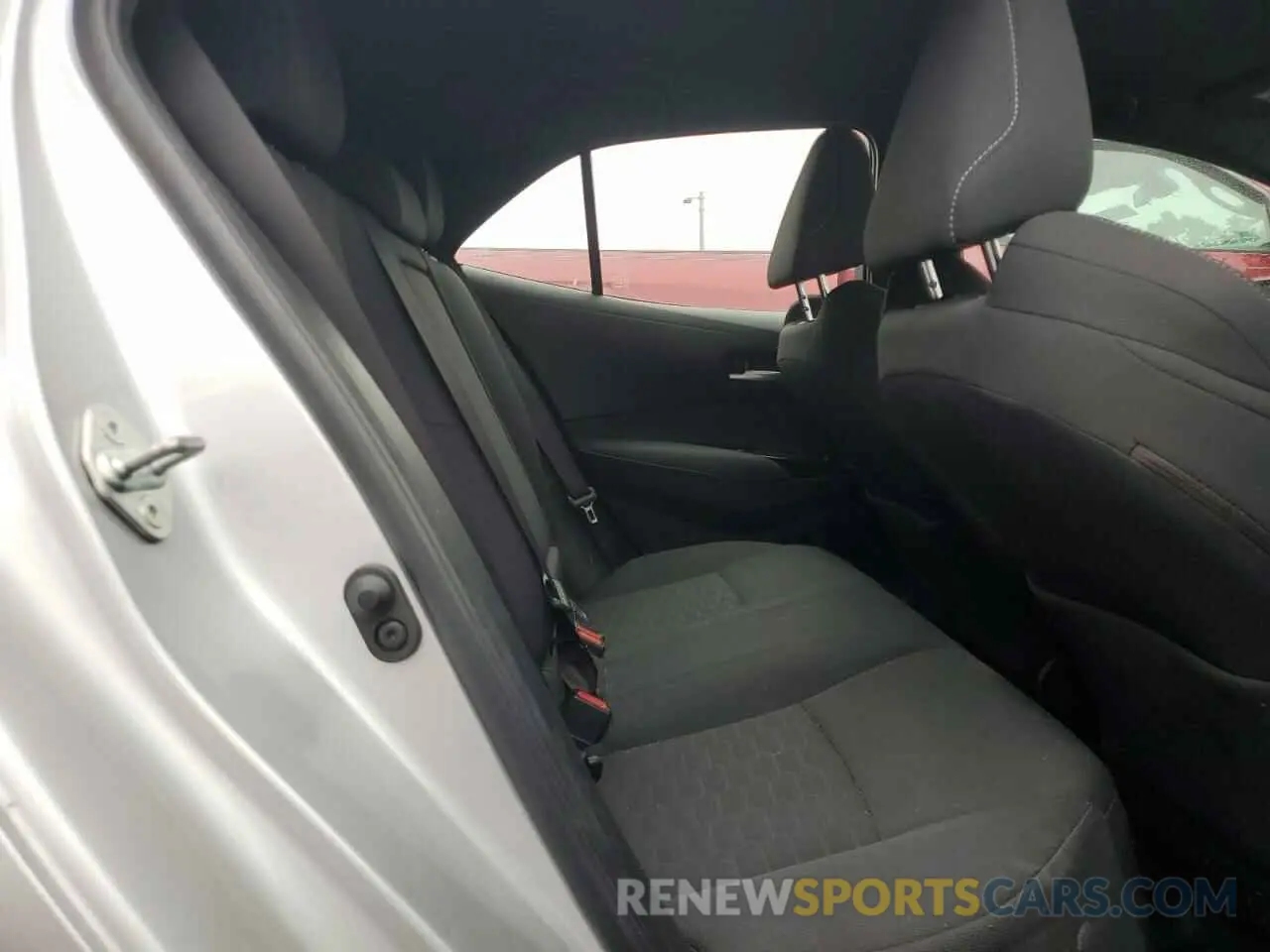 10 Photograph of a damaged car JTND4RBE8L3086868 TOYOTA COROLLA 2020