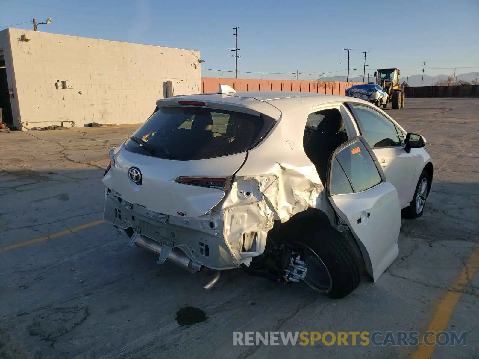 4 Photograph of a damaged car JTND4RBEXL3091411 TOYOTA COROLLA 2020