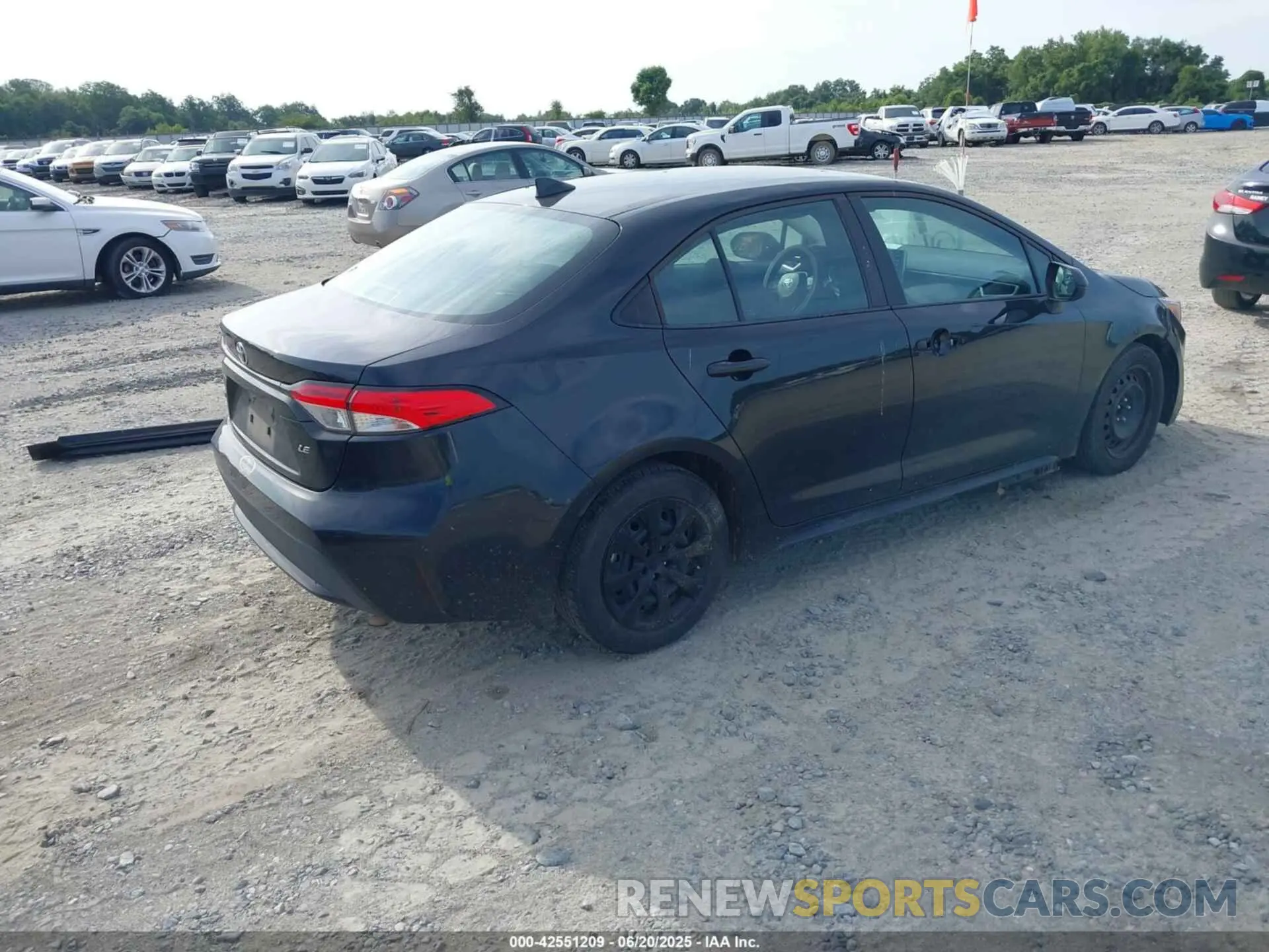 4 Photograph of a damaged car 5YFEPMAE0MP192017 TOYOTA COROLLA 2021