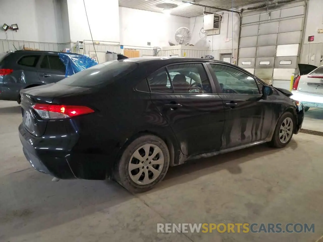 3 Фотография поврежденного автомобиля 5YFEPMAE0MP217238 TOYOTA COROLLA 2021