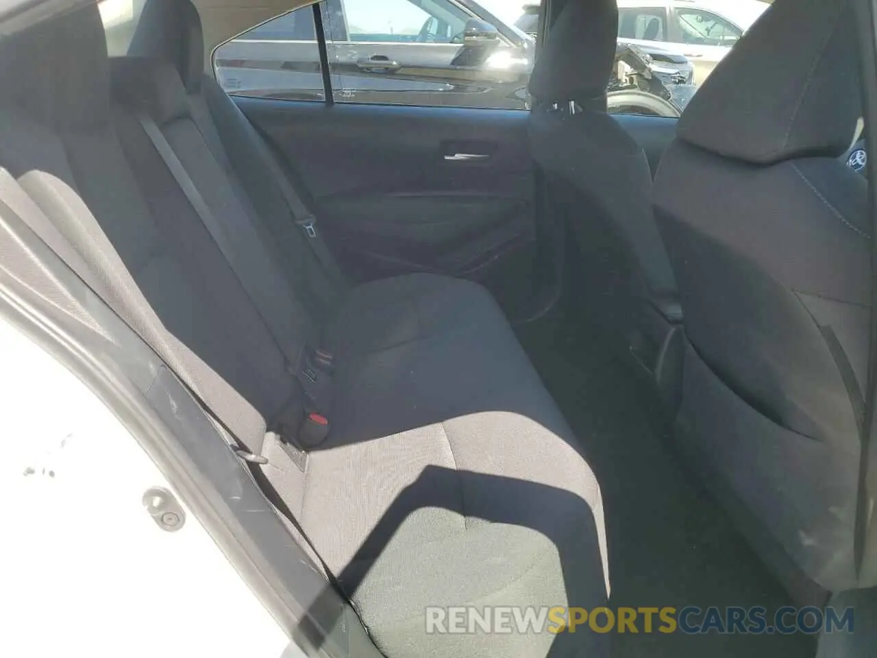 10 Photograph of a damaged car 5YFEPMAE0MP220303 TOYOTA COROLLA 2021