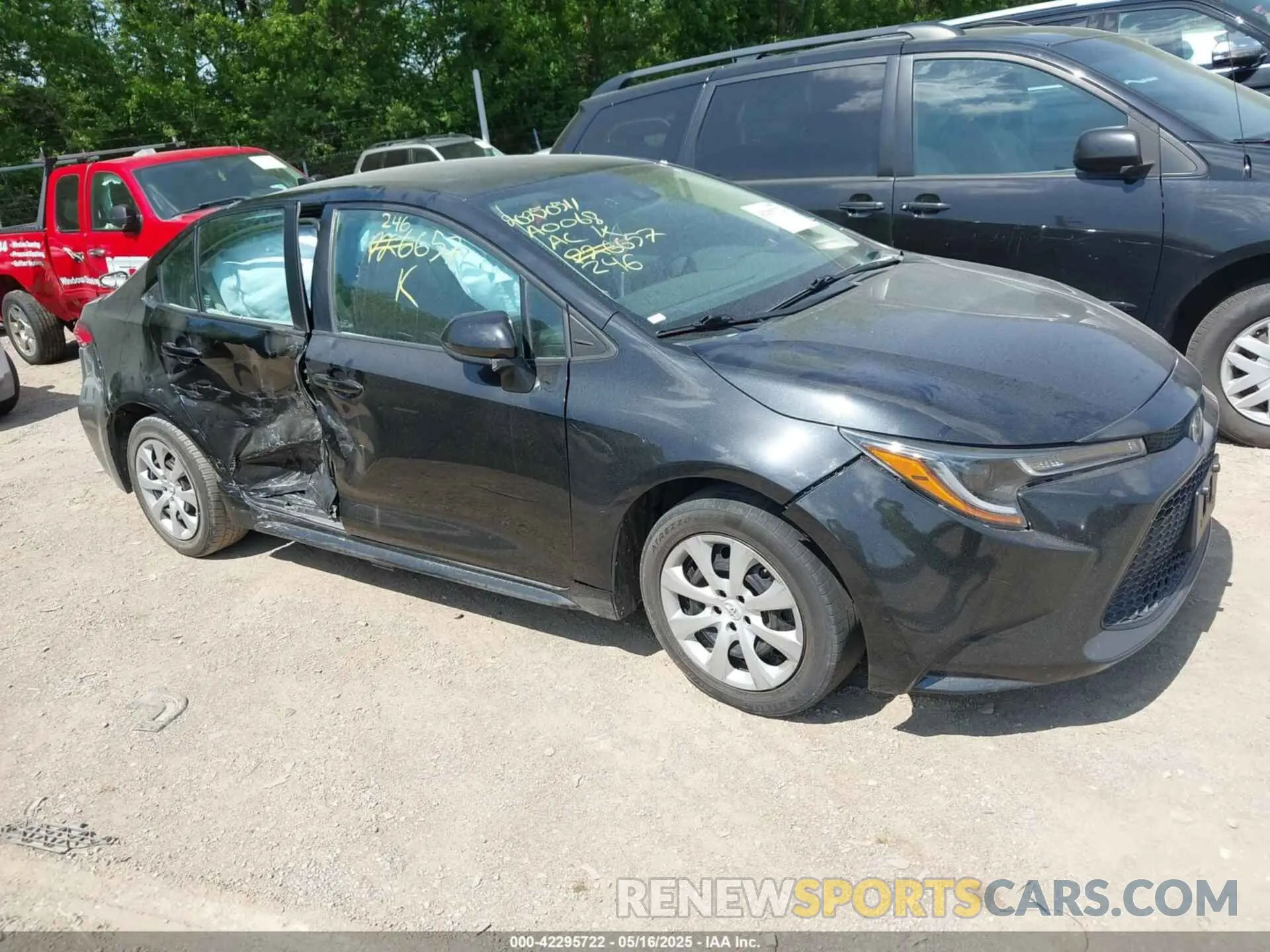 1 Photograph of a damaged car 5YFEPMAE0MP246657 TOYOTA COROLLA 2021