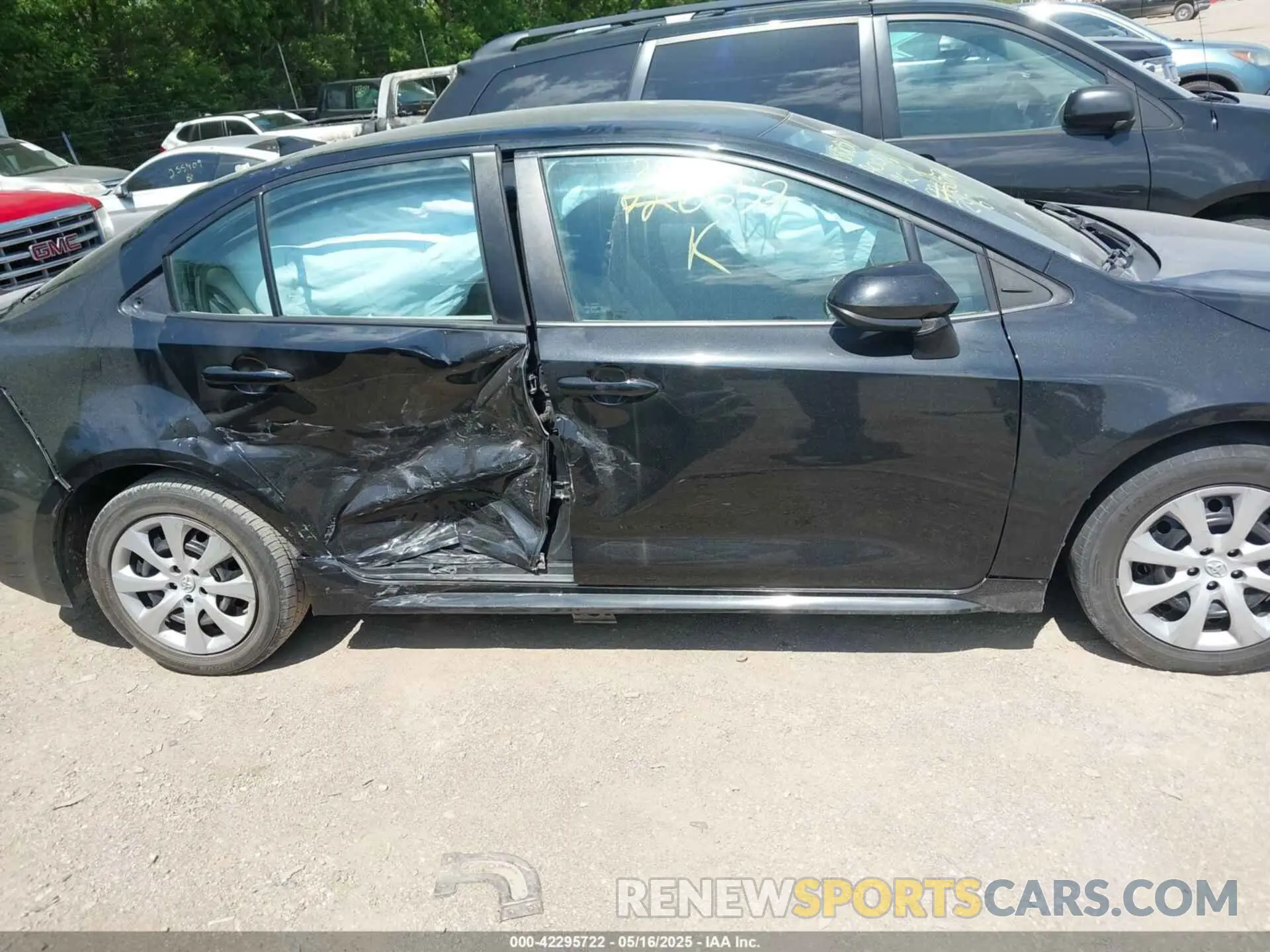 13 Photograph of a damaged car 5YFEPMAE0MP246657 TOYOTA COROLLA 2021
