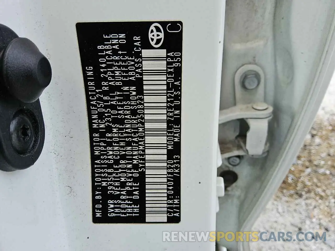 13 Photograph of a damaged car 5YFEPMAE0MP250823 TOYOTA COROLLA 2021
