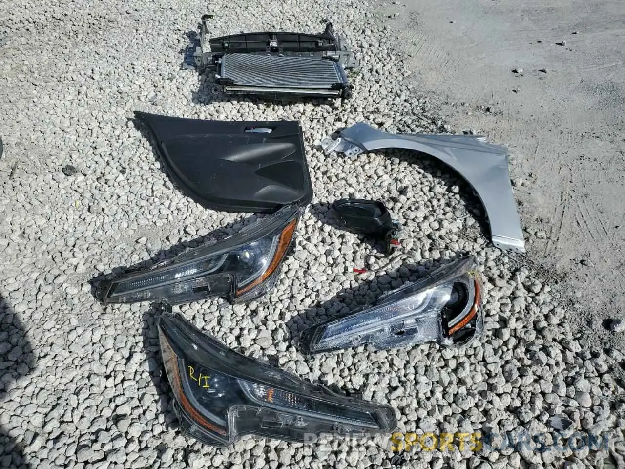12 Фотография поврежденного автомобиля 5YFEPMAE0MP268853 TOYOTA COROLLA 2021