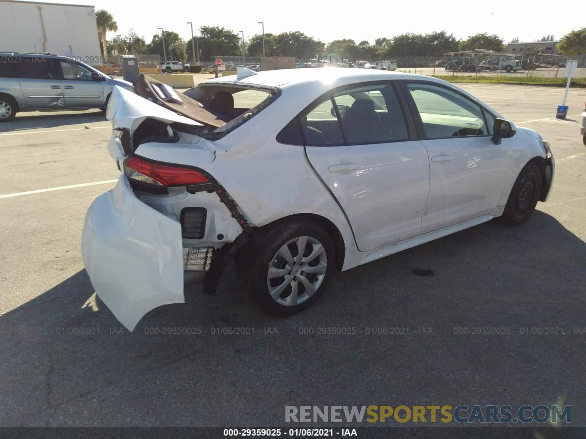 4 Photograph of a damaged car 5YFEPMAE1MP164842 TOYOTA COROLLA 2021