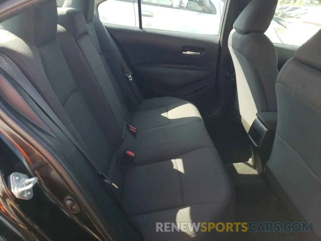 10 Photograph of a damaged car 5YFEPMAE1MP169992 TOYOTA COROLLA 2021