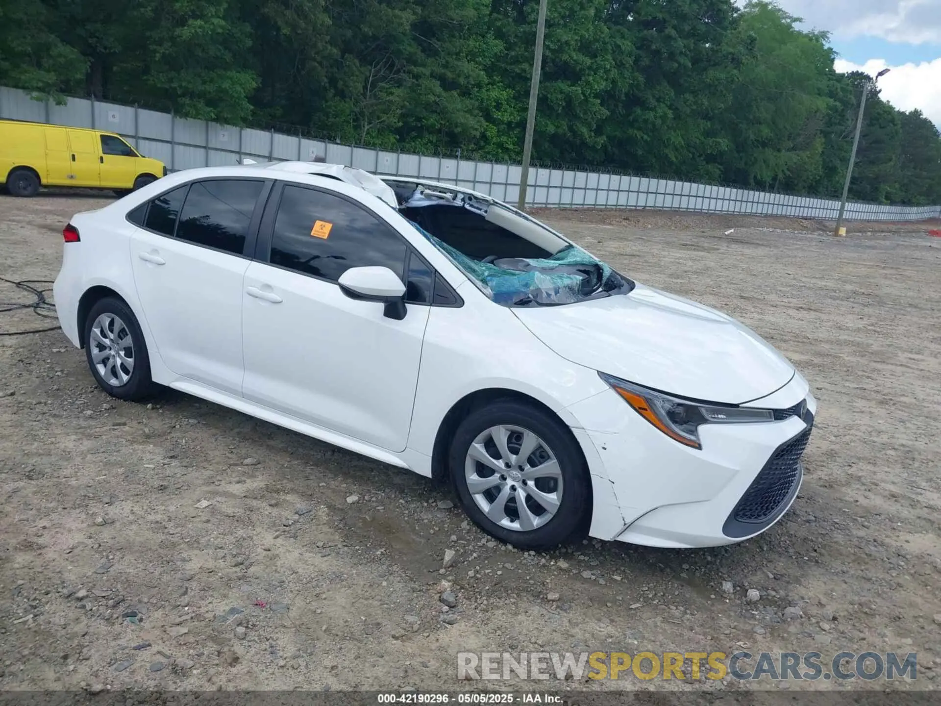 1 Фотография поврежденного автомобиля 5YFEPMAE1MP201811 TOYOTA COROLLA 2021