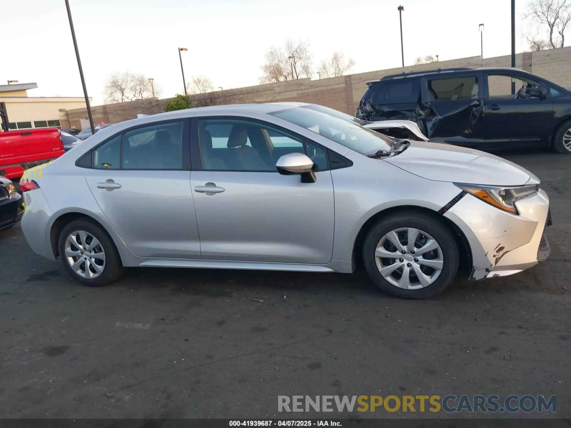 13 Photograph of a damaged car 5YFEPMAE1MP211528 TOYOTA COROLLA 2021