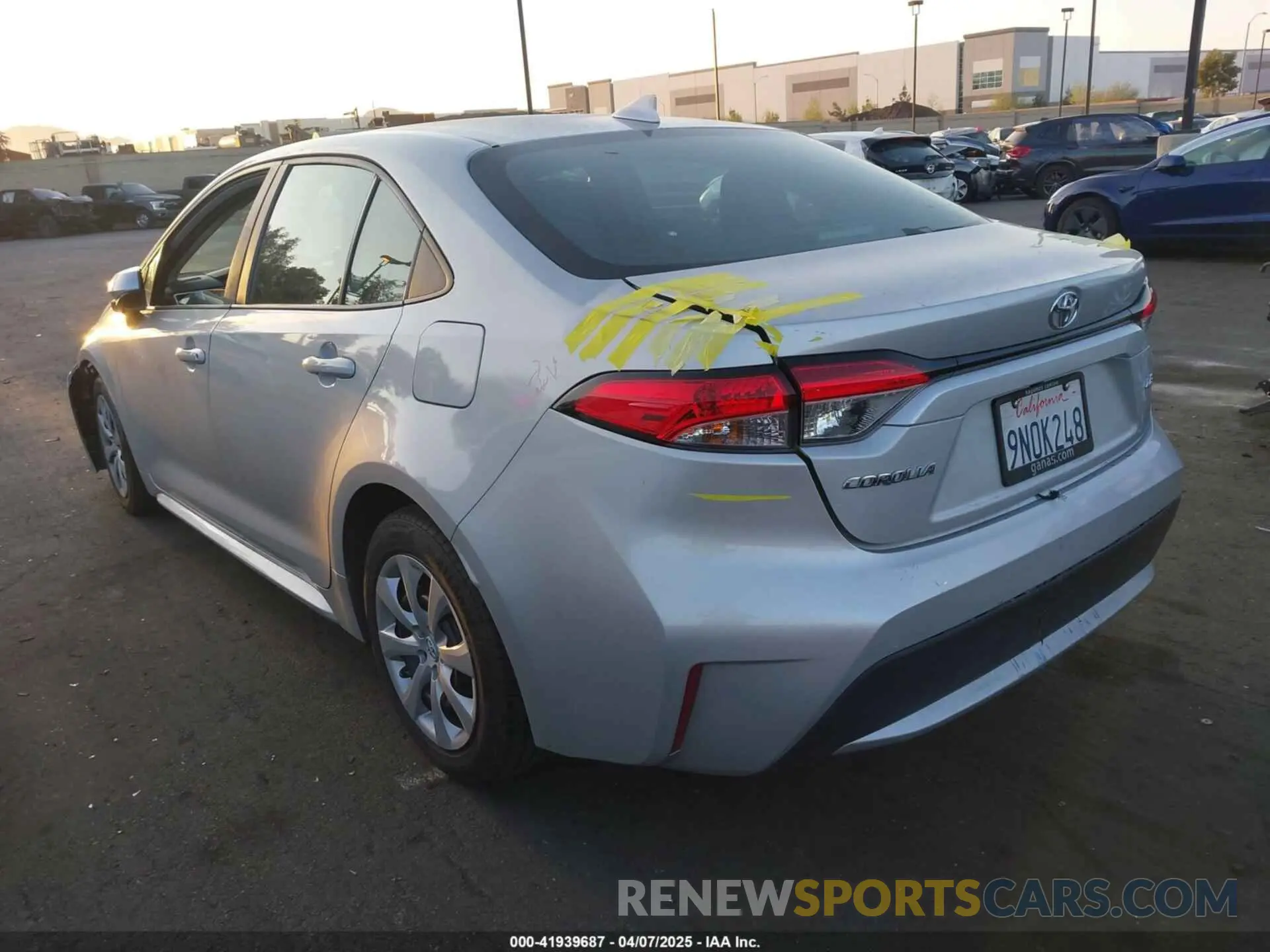 3 Photograph of a damaged car 5YFEPMAE1MP211528 TOYOTA COROLLA 2021