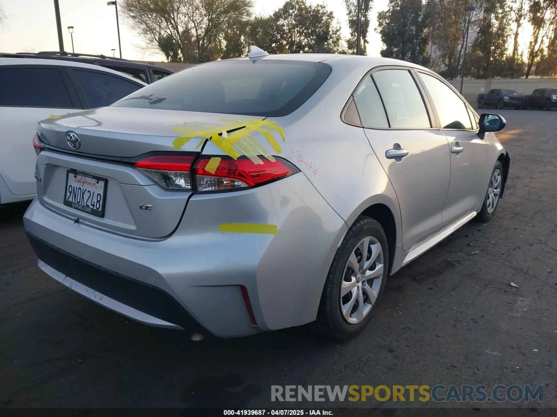 4 Photograph of a damaged car 5YFEPMAE1MP211528 TOYOTA COROLLA 2021