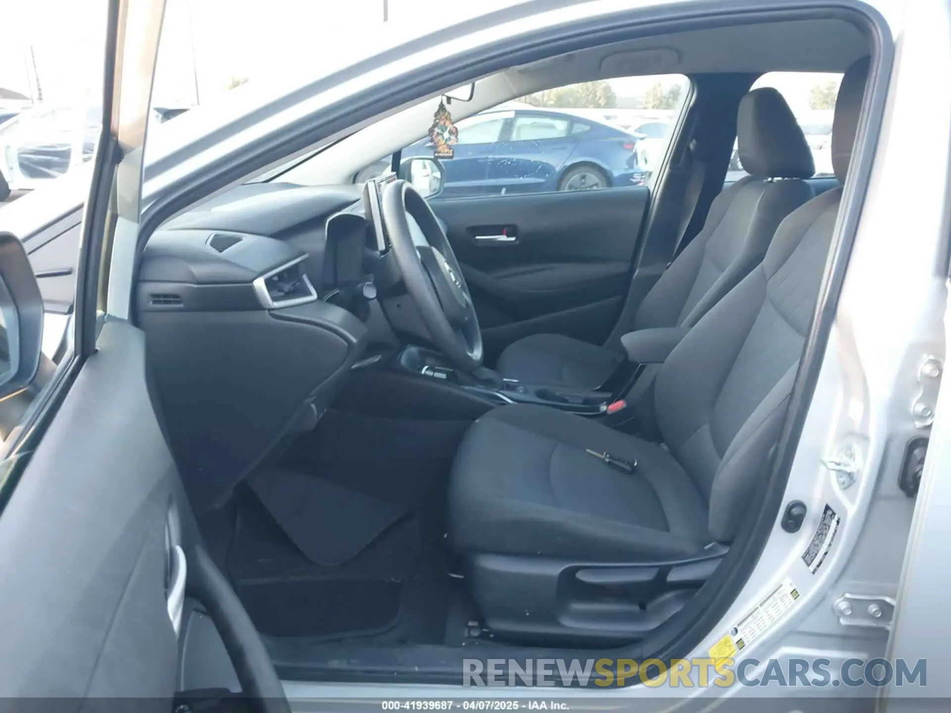 5 Photograph of a damaged car 5YFEPMAE1MP211528 TOYOTA COROLLA 2021