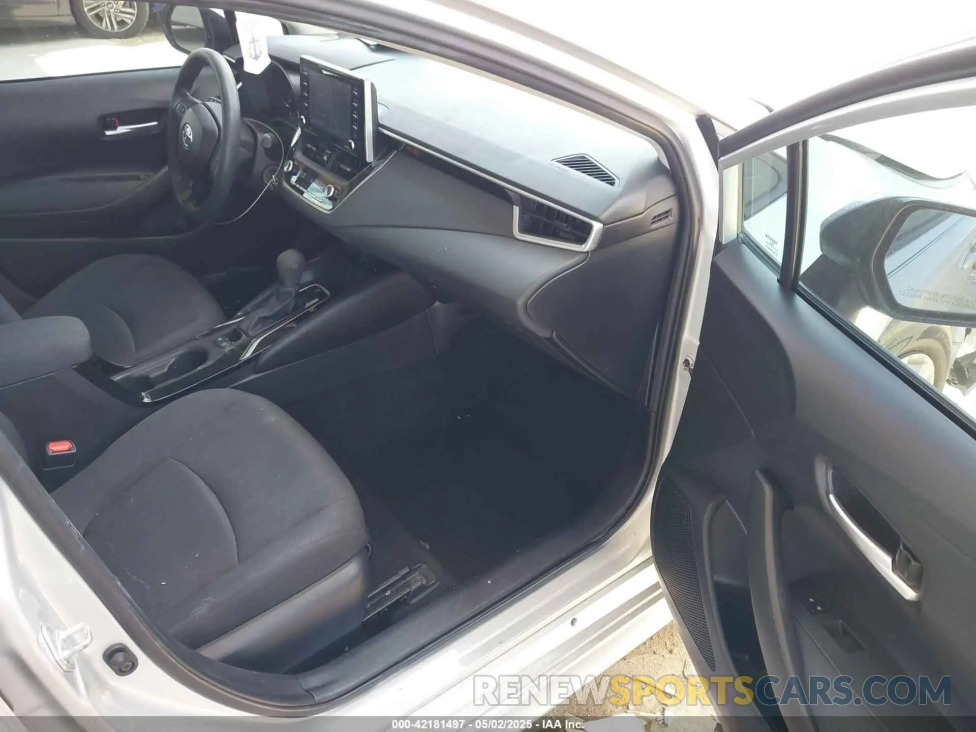 5 Photograph of a damaged car 5YFEPMAE1MP225557 TOYOTA COROLLA 2021