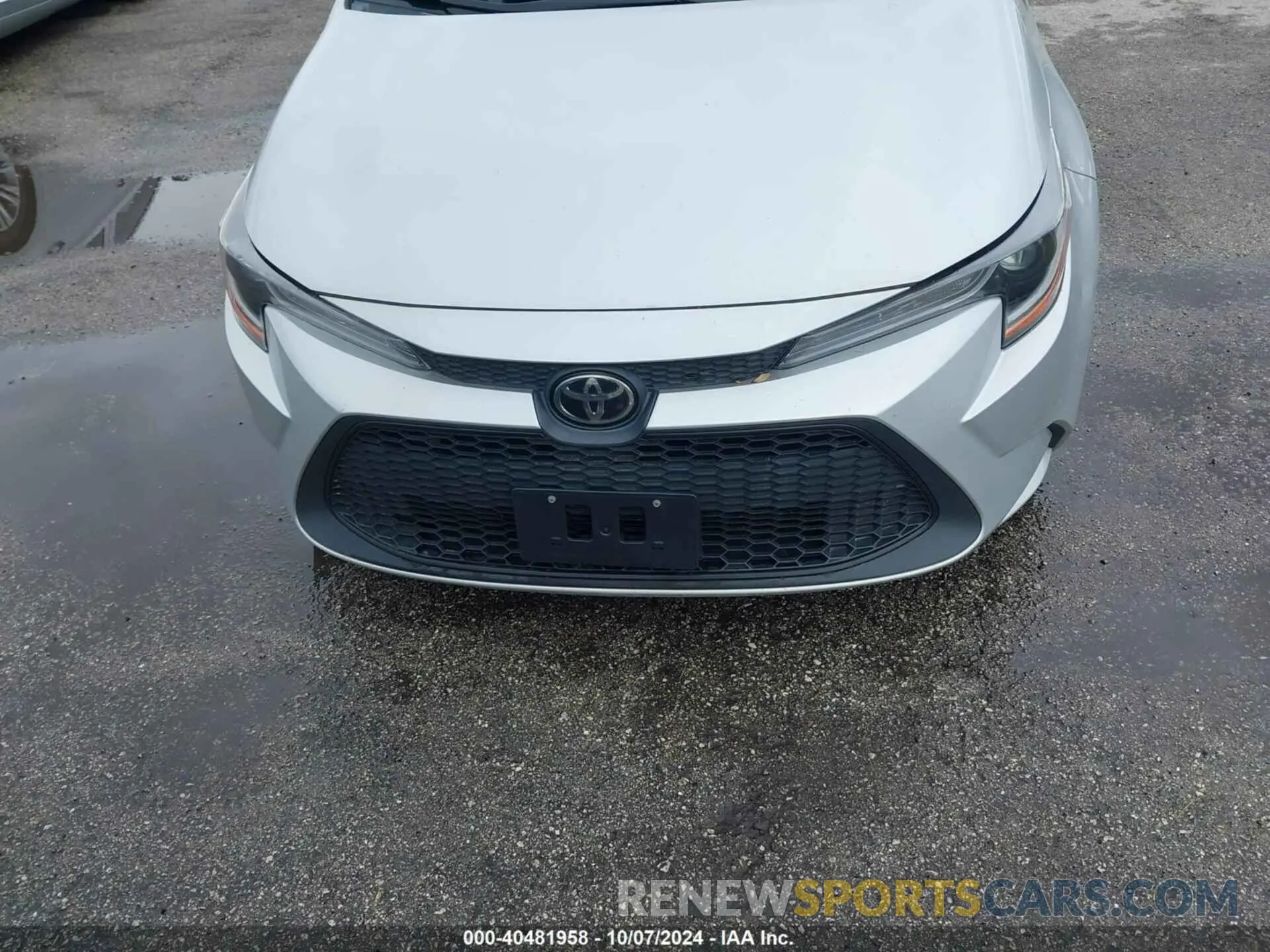 12 Photograph of a damaged car 5YFEPMAE1MP256887 TOYOTA COROLLA 2021