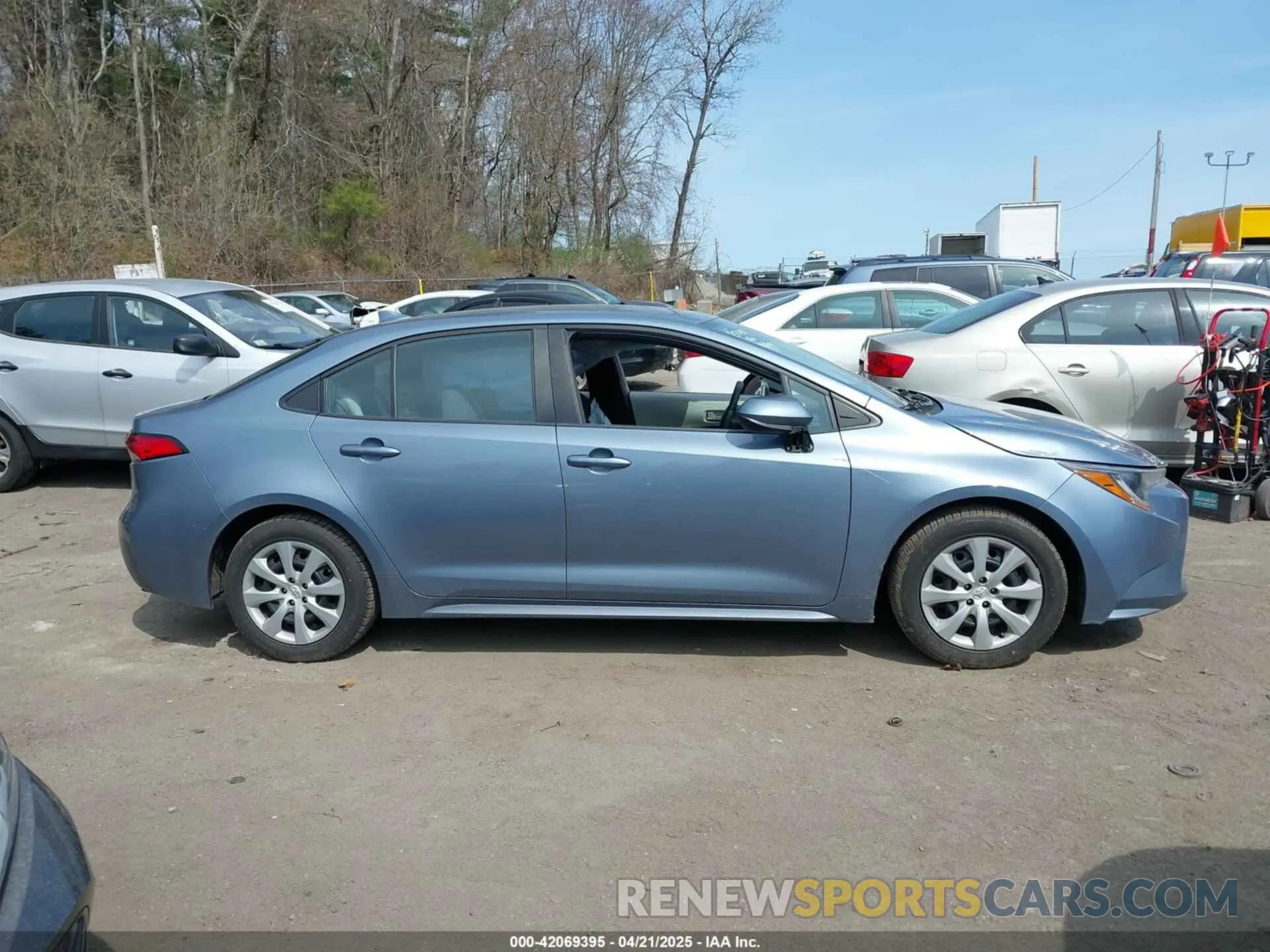 13 Photograph of a damaged car 5YFEPMAE2MP160718 TOYOTA COROLLA 2021