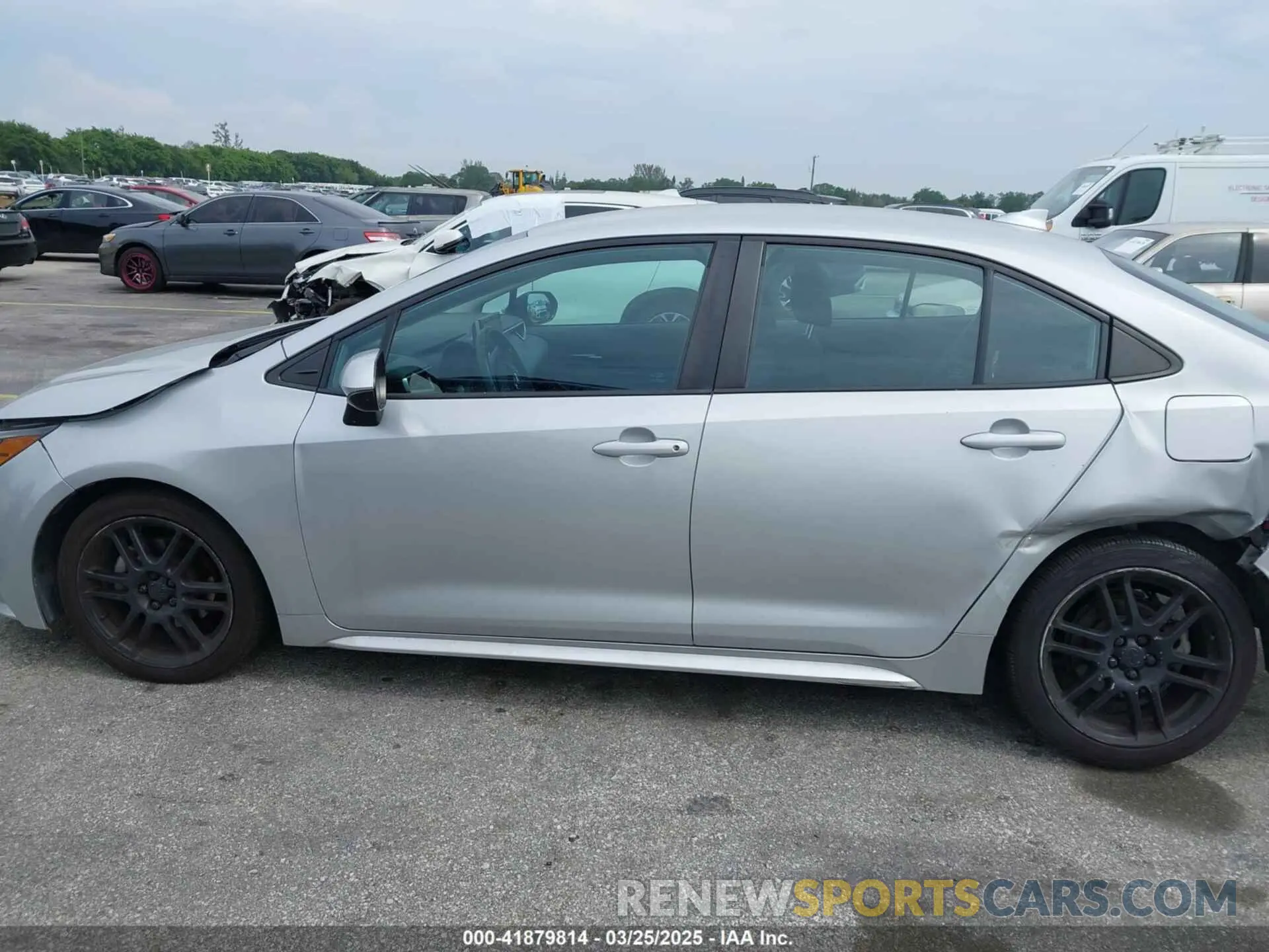 14 Photograph of a damaged car 5YFEPMAE2MP169418 TOYOTA COROLLA 2021