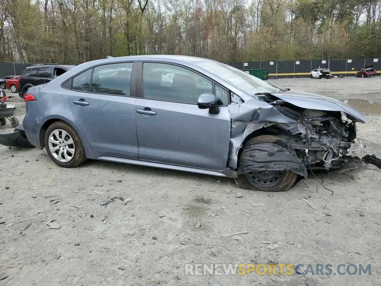4 Photograph of a damaged car 5YFEPMAE2MP169631 TOYOTA COROLLA 2021