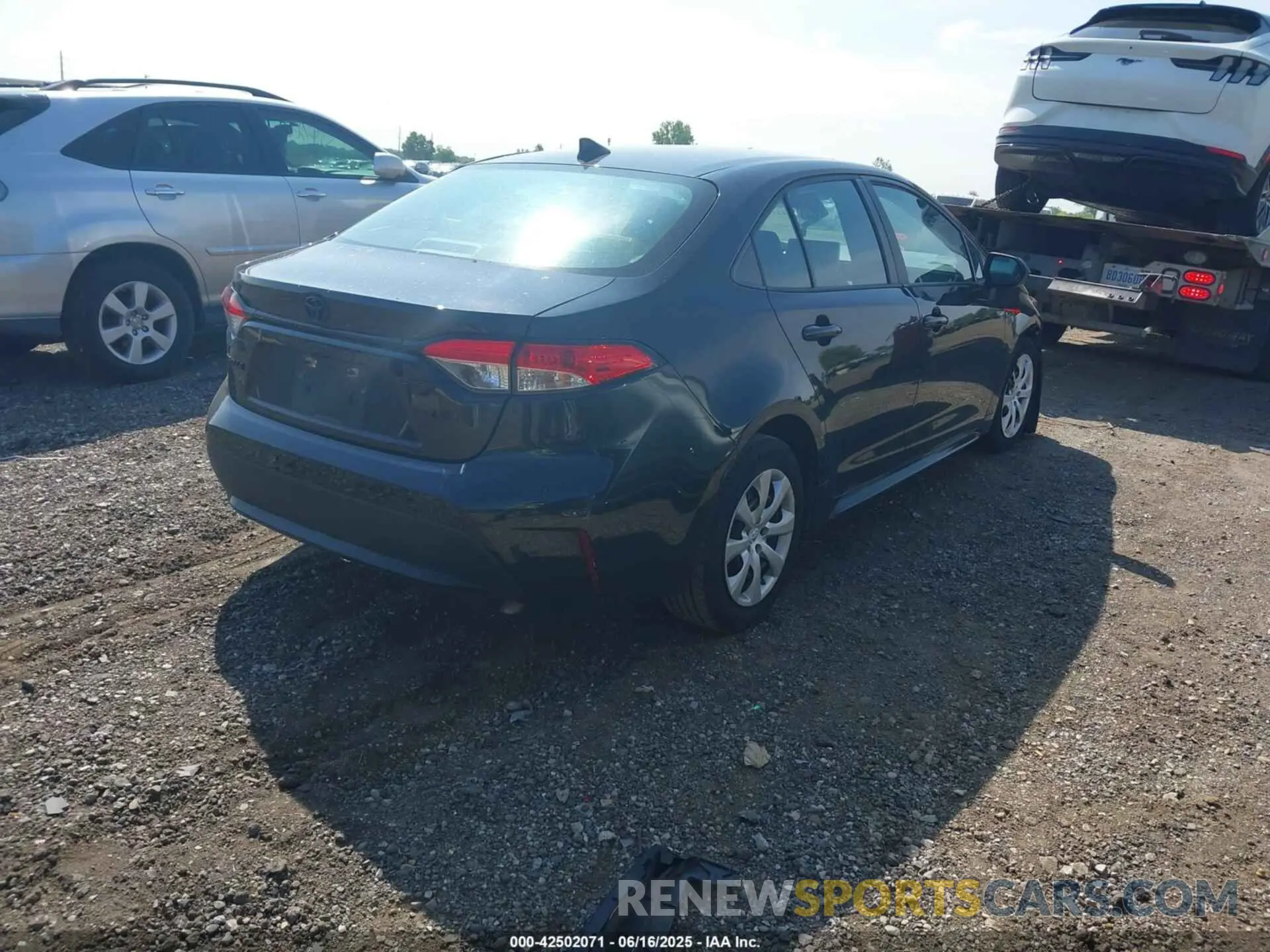 4 Photograph of a damaged car 5YFEPMAE2MP174649 TOYOTA COROLLA 2021