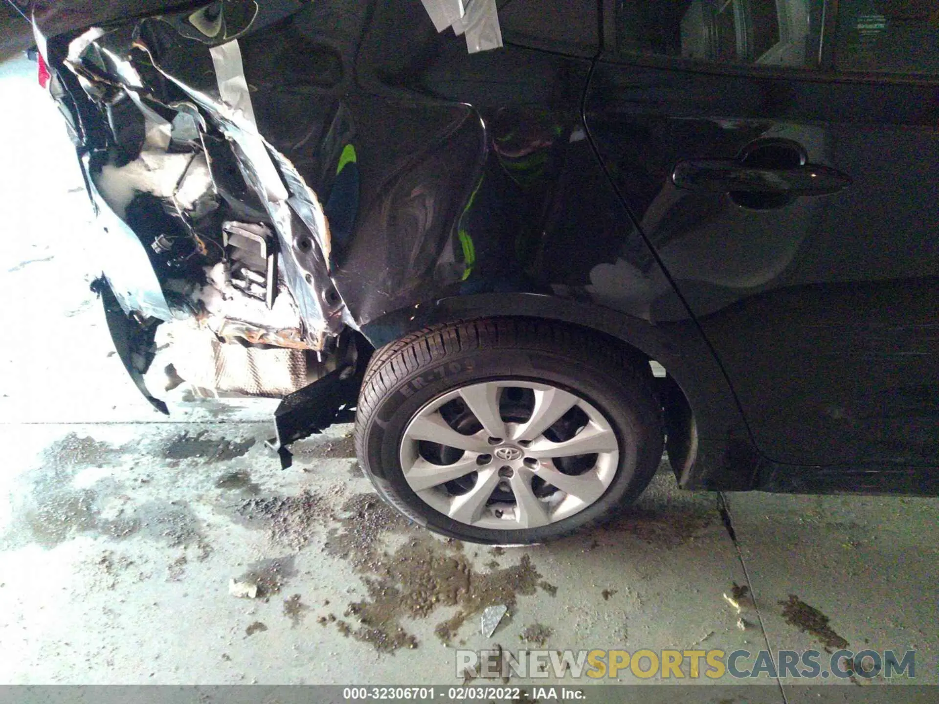 15 Photograph of a damaged car 5YFEPMAE2MP193721 TOYOTA COROLLA 2021