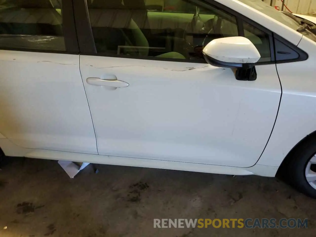 9 Photograph of a damaged car 5YFEPMAE2MP209528 TOYOTA COROLLA 2021