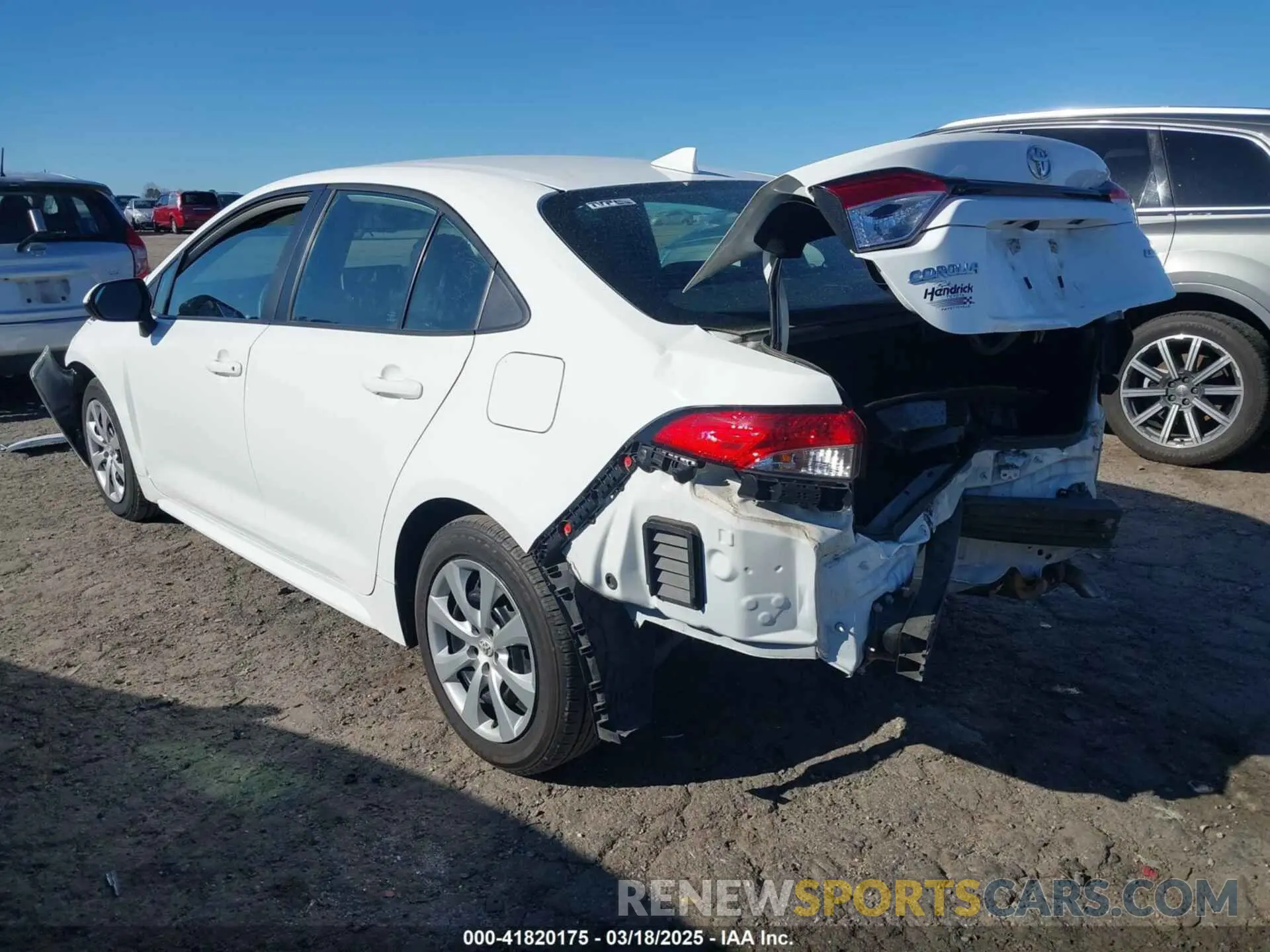 3 Photograph of a damaged car 5YFEPMAE2MP212316 TOYOTA COROLLA 2021