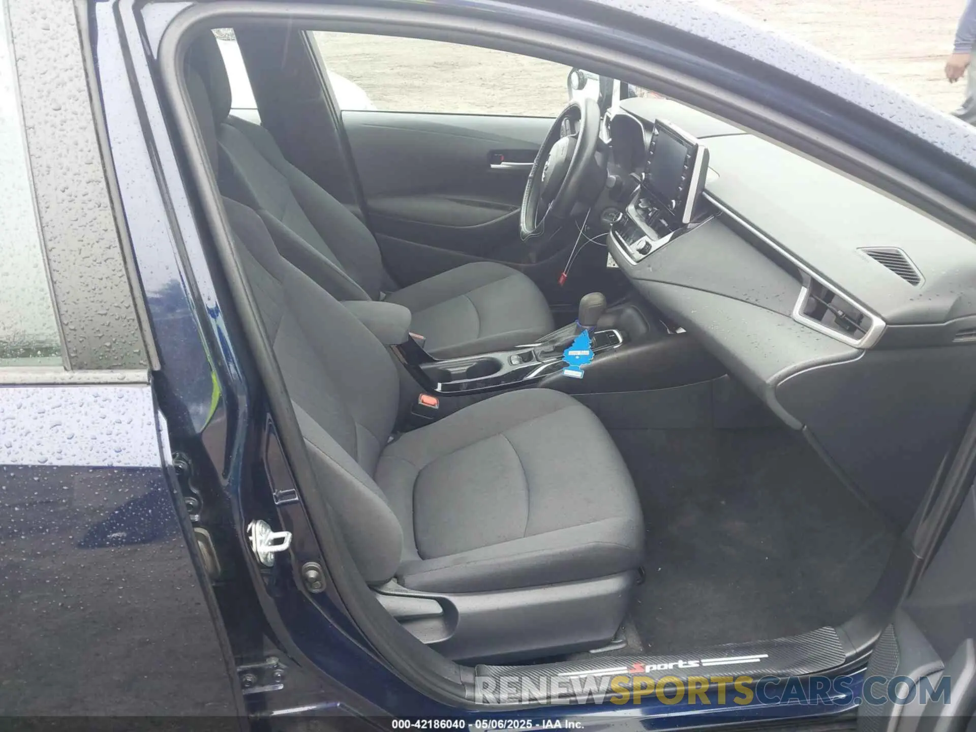5 Photograph of a damaged car 5YFEPMAE2MP238009 TOYOTA COROLLA 2021