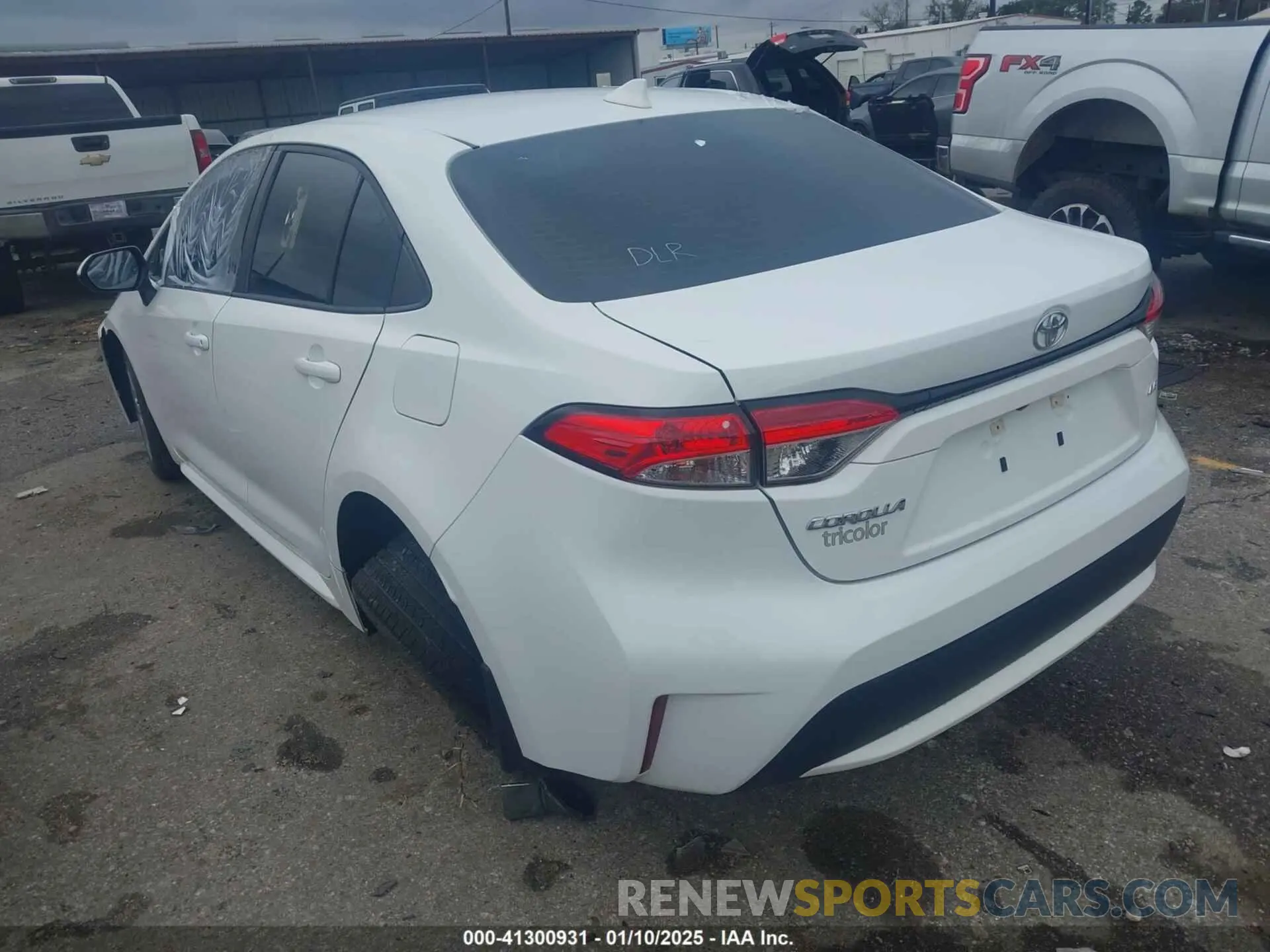 3 Photograph of a damaged car 5YFEPMAE3MP152241 TOYOTA COROLLA 2021