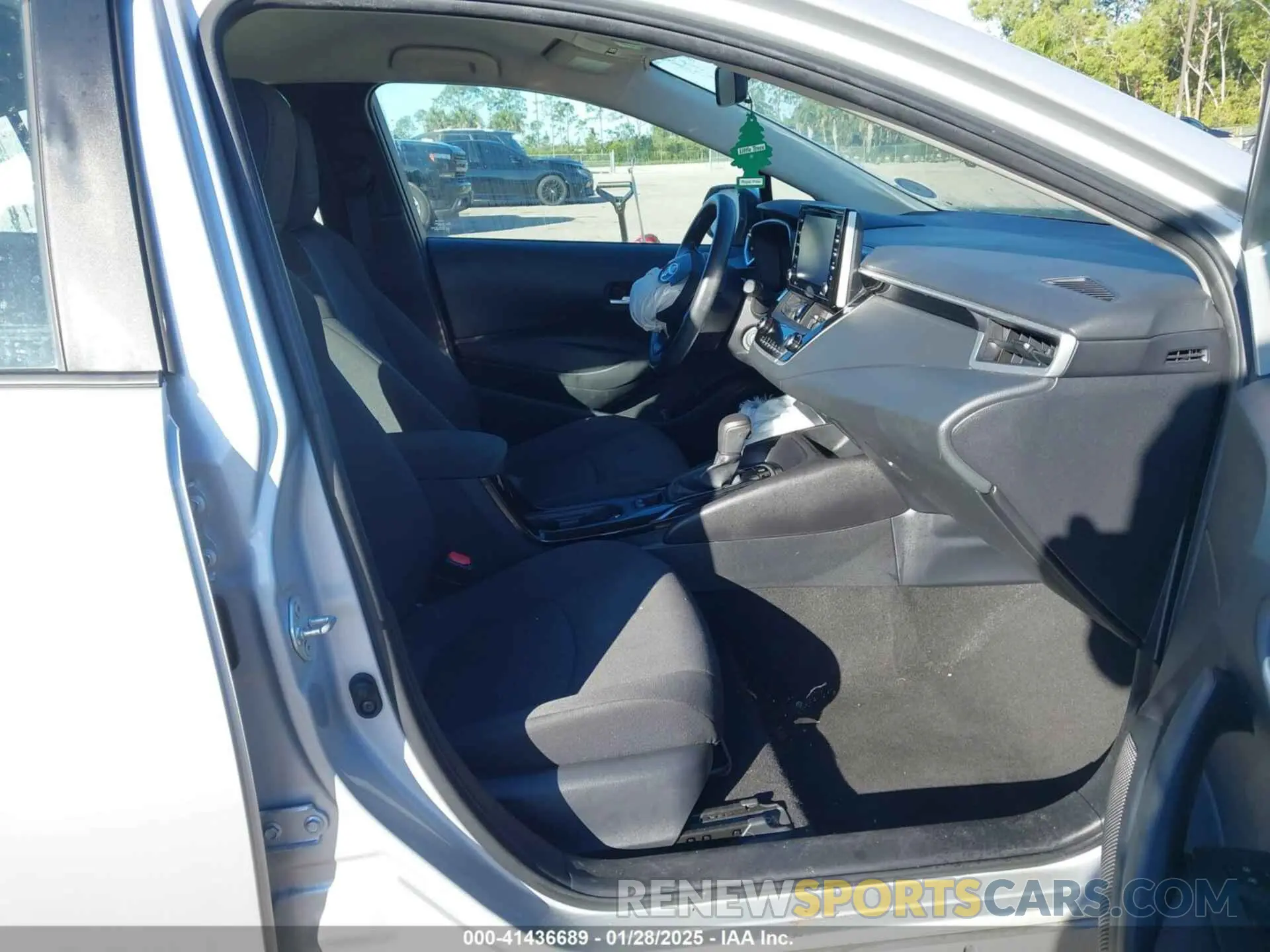 5 Photograph of a damaged car 5YFEPMAE3MP180105 TOYOTA COROLLA 2021