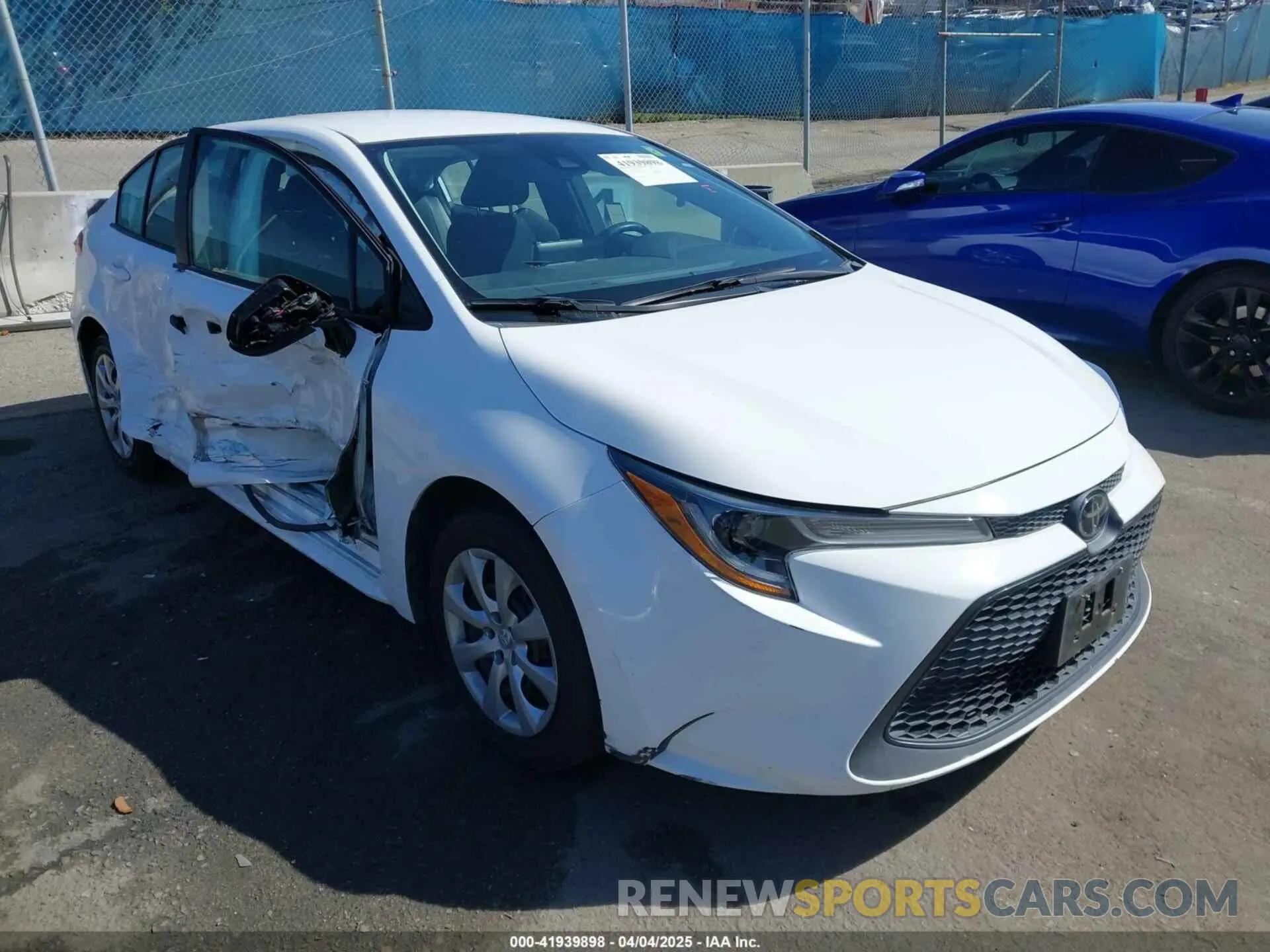 1 Photograph of a damaged car 5YFEPMAE3MP243106 TOYOTA COROLLA 2021