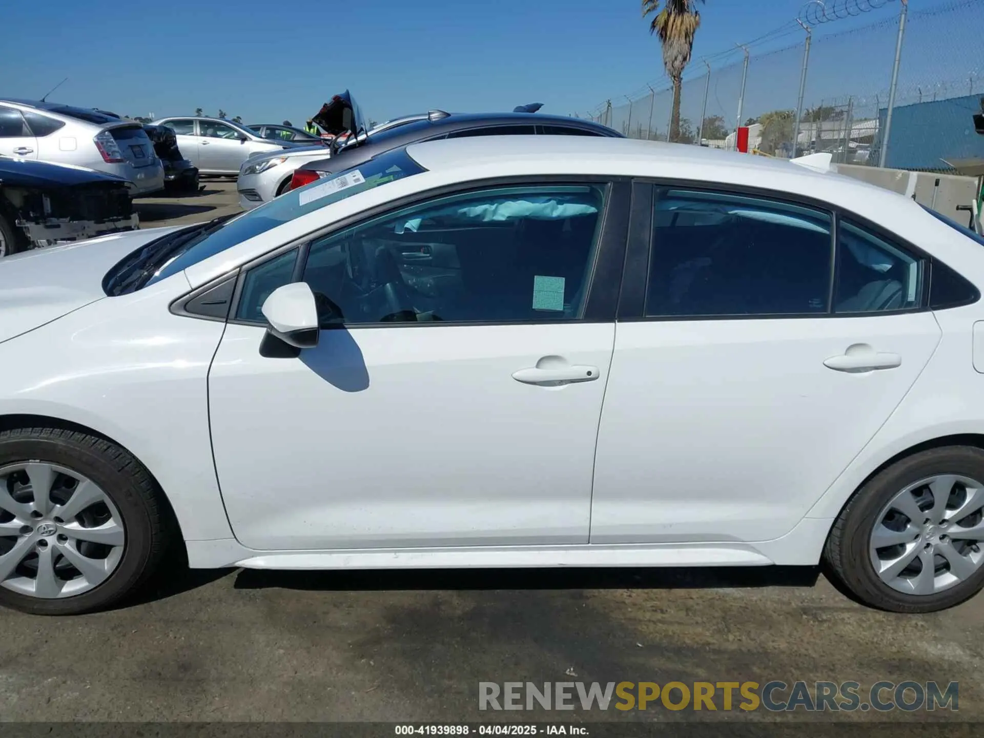 14 Photograph of a damaged car 5YFEPMAE3MP243106 TOYOTA COROLLA 2021