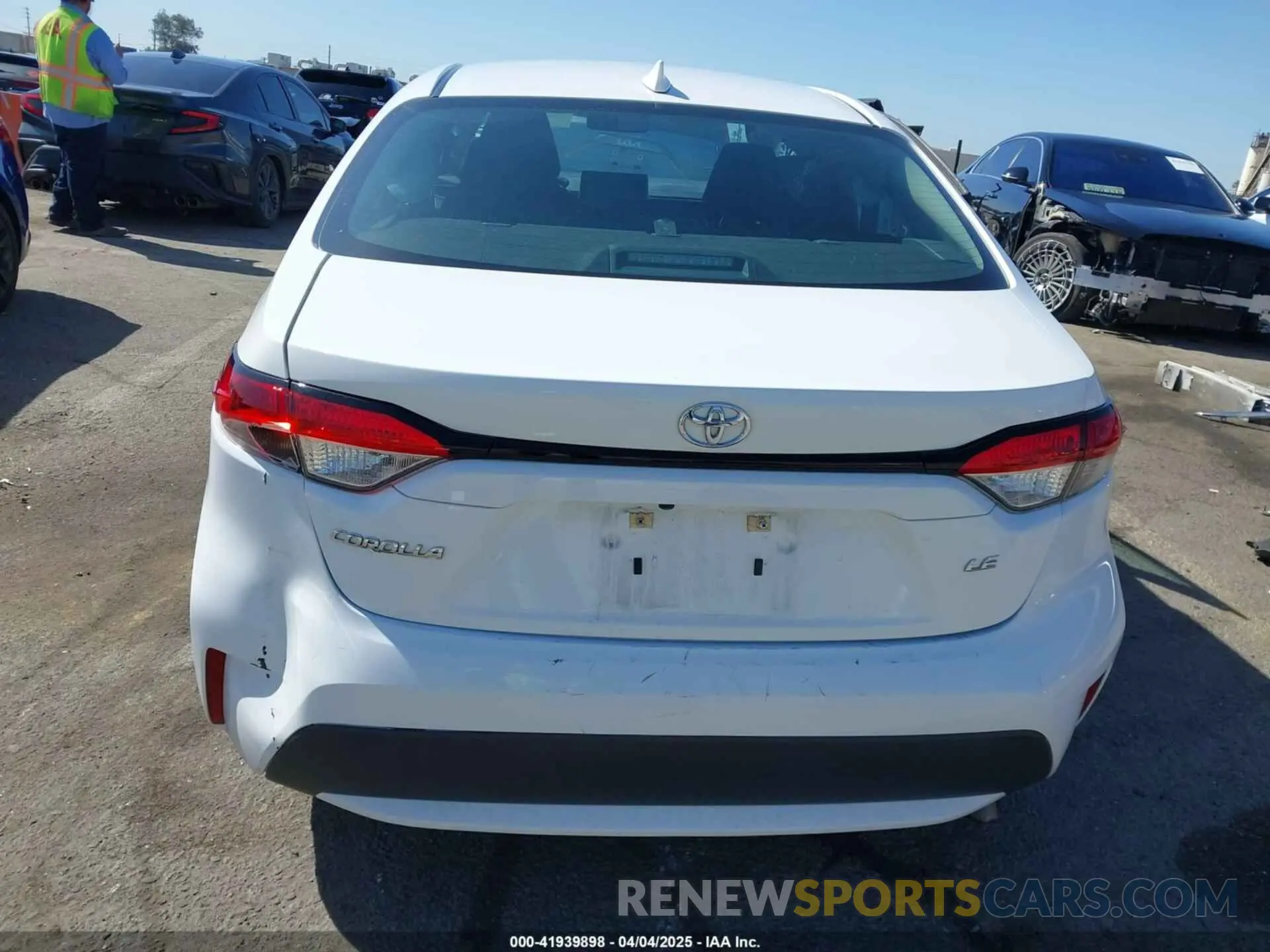 16 Photograph of a damaged car 5YFEPMAE3MP243106 TOYOTA COROLLA 2021