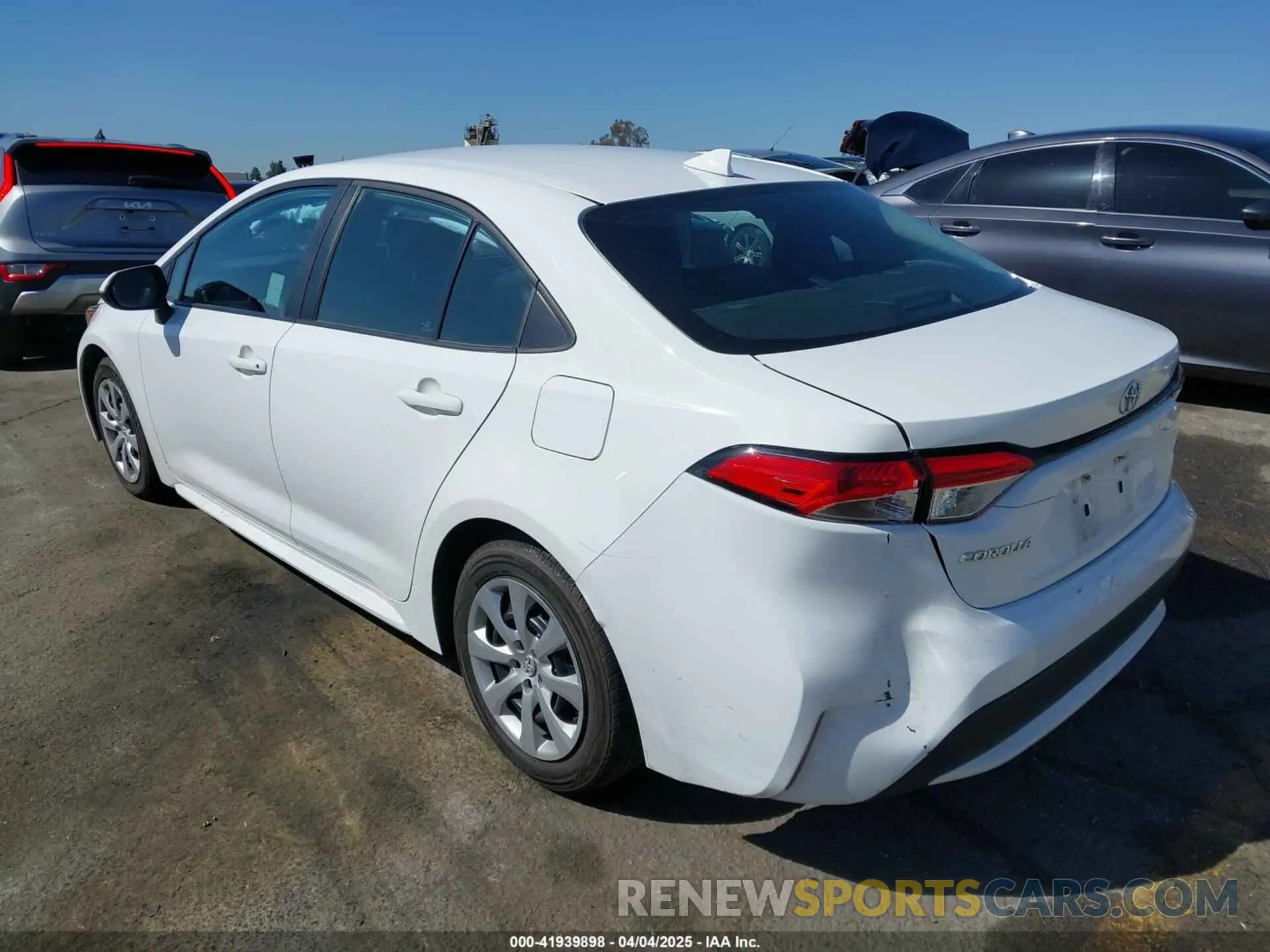 3 Photograph of a damaged car 5YFEPMAE3MP243106 TOYOTA COROLLA 2021