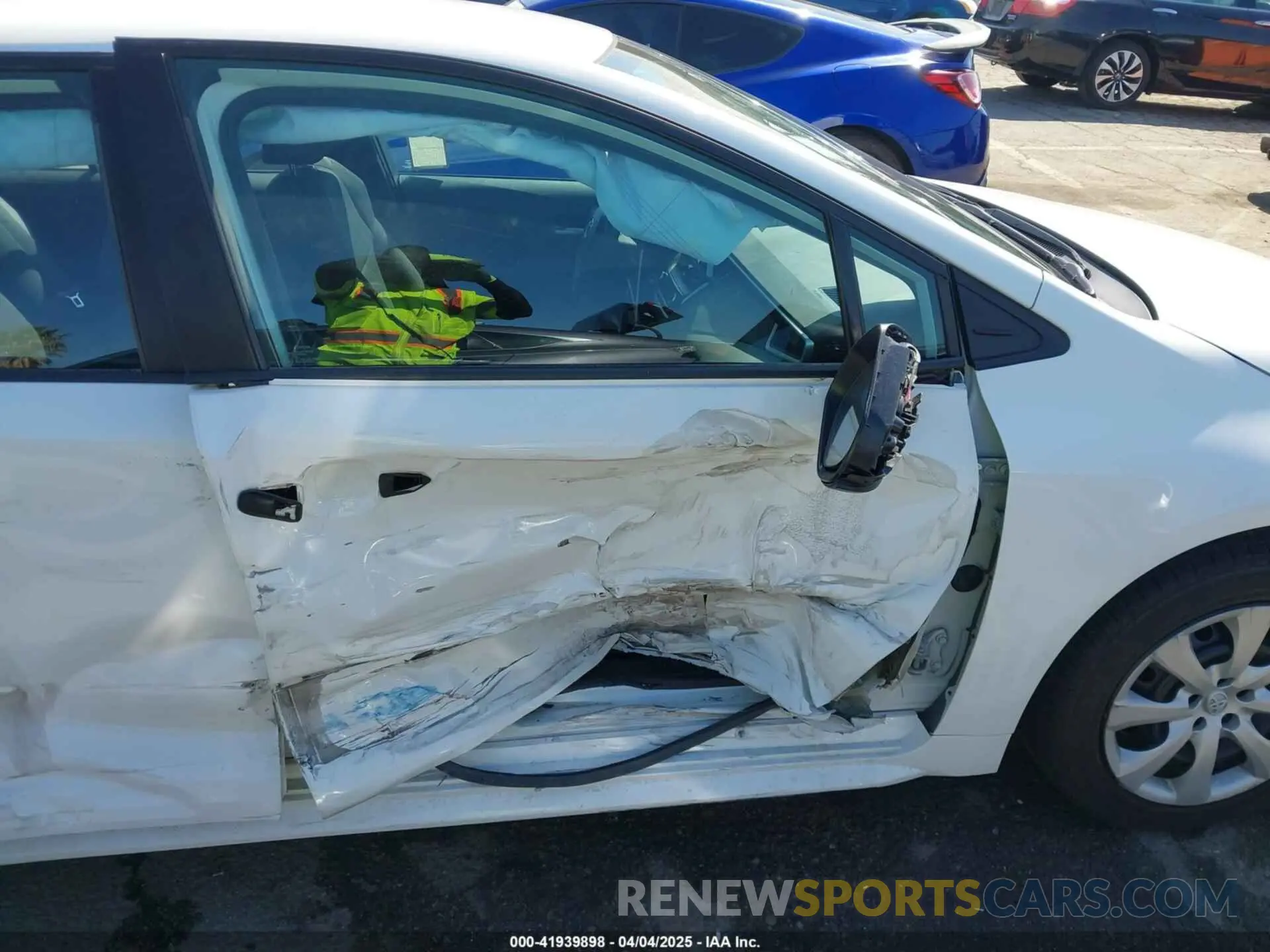 6 Photograph of a damaged car 5YFEPMAE3MP243106 TOYOTA COROLLA 2021