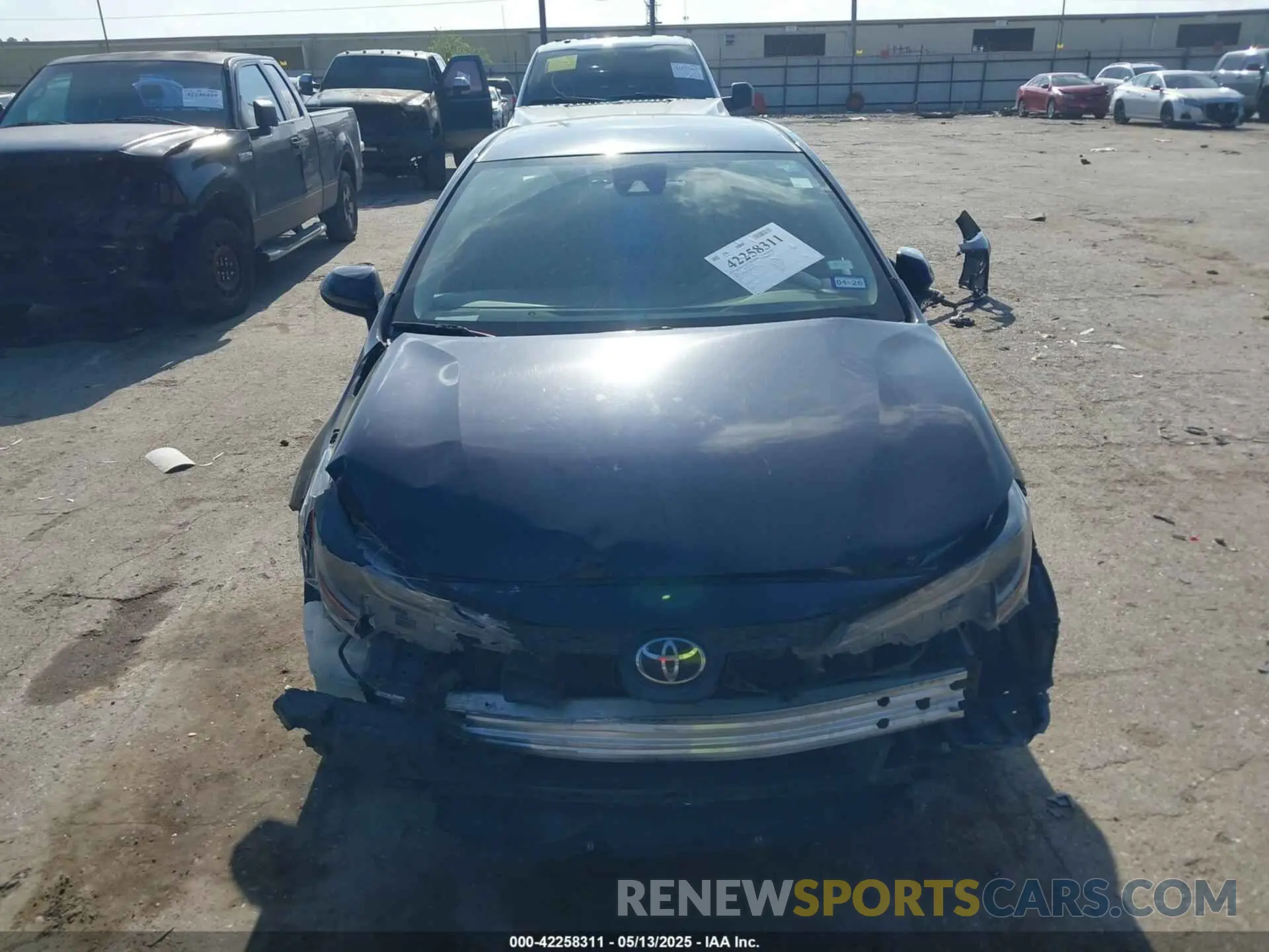 13 Photograph of a damaged car 5YFEPMAE3MP249018 TOYOTA COROLLA 2021