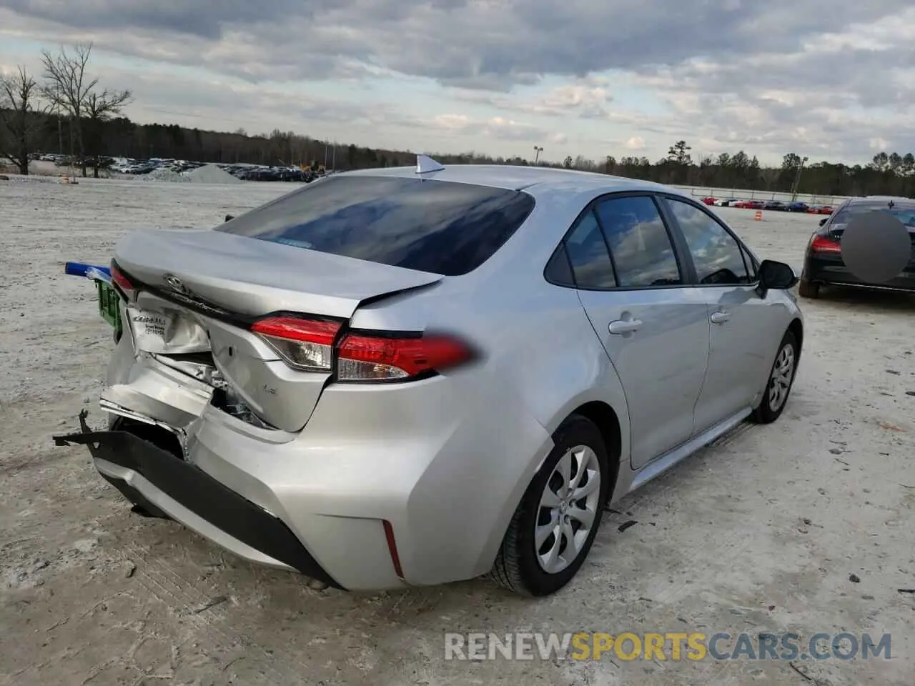 4 Photograph of a damaged car 5YFEPMAE3MP258253 TOYOTA COROLLA 2021